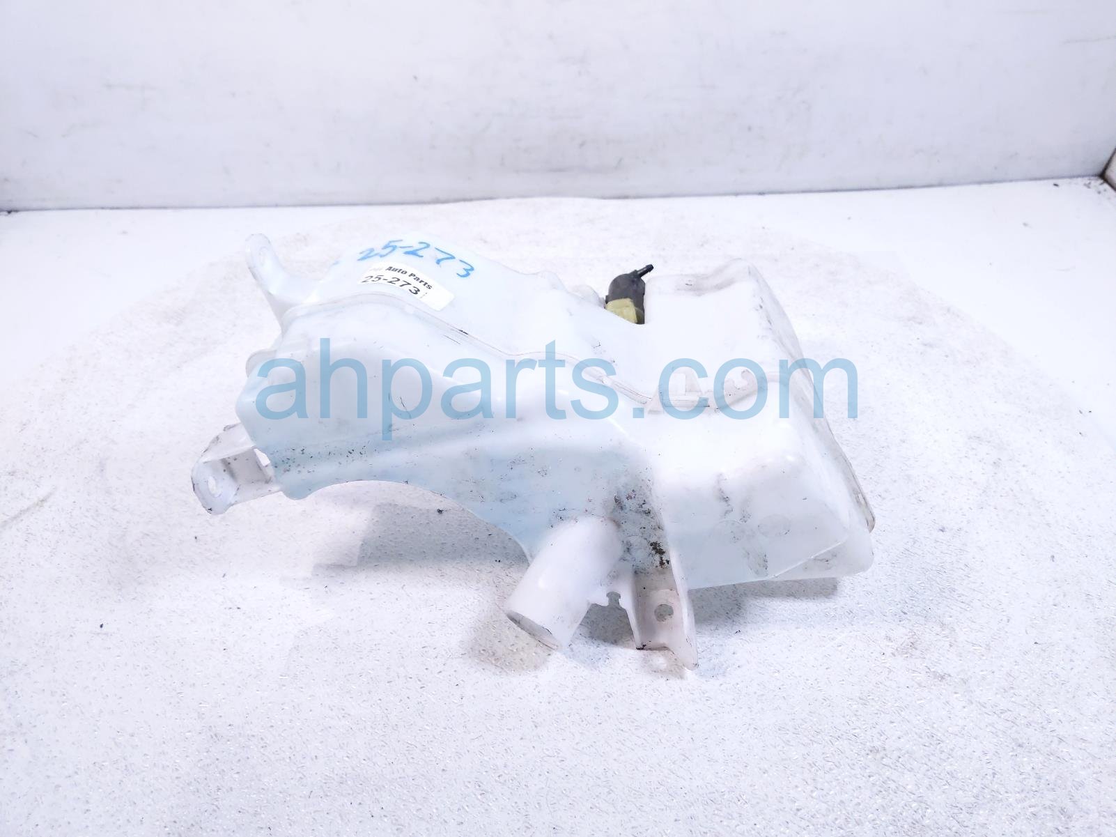 $75 Nissan WINDSHIELD WASHER RESERVOIR W/PUMP