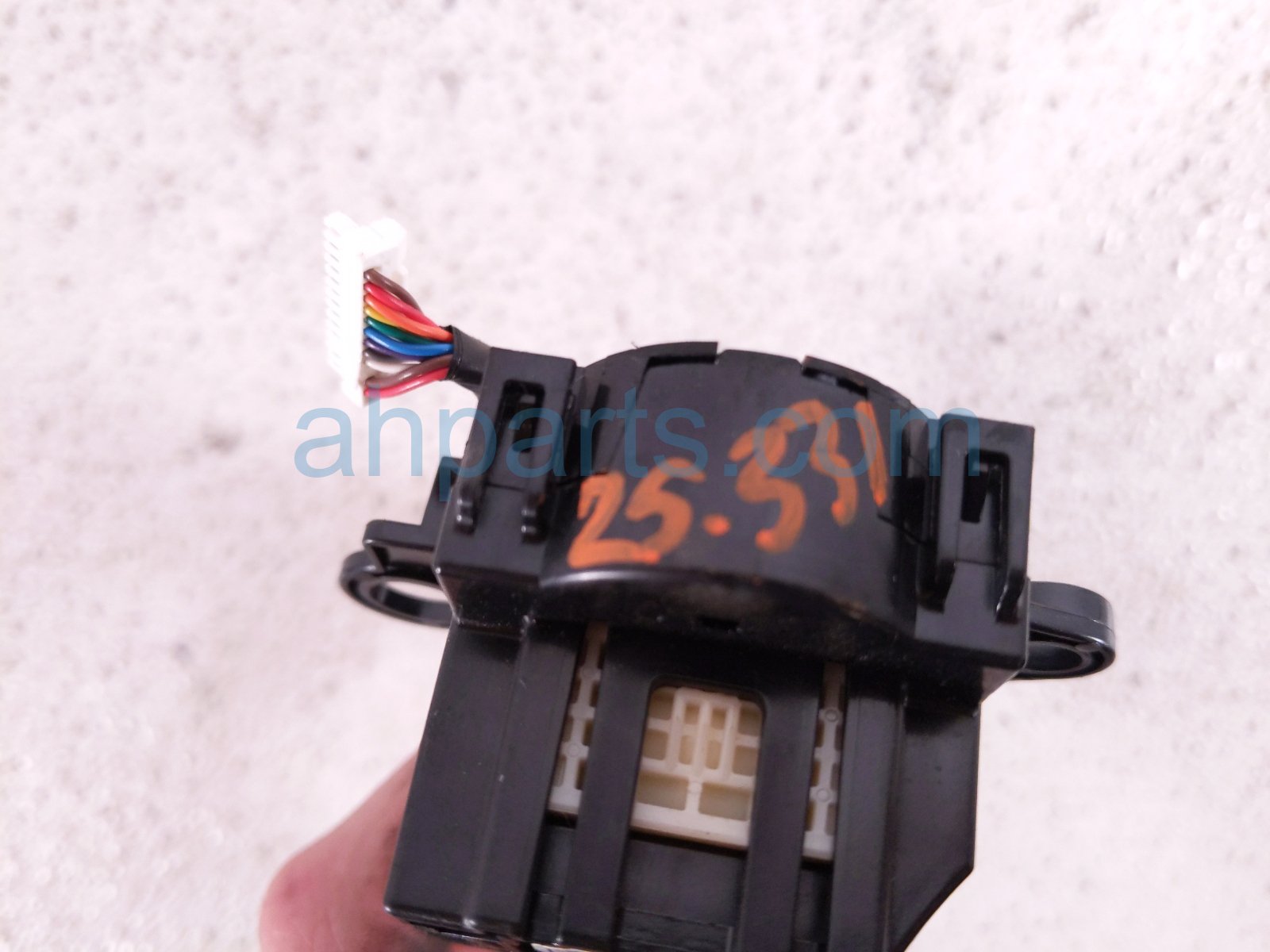 2017 BMW Minicooper Countryman Combo Turn Signal / Wiper Column Switch 61 31 6 827 363 Replacement 2017 BMW Minicooper Countryman Combo Turn Signal / Wiper Column Switch 61 31 6 827 363 Replacement thumbnail
