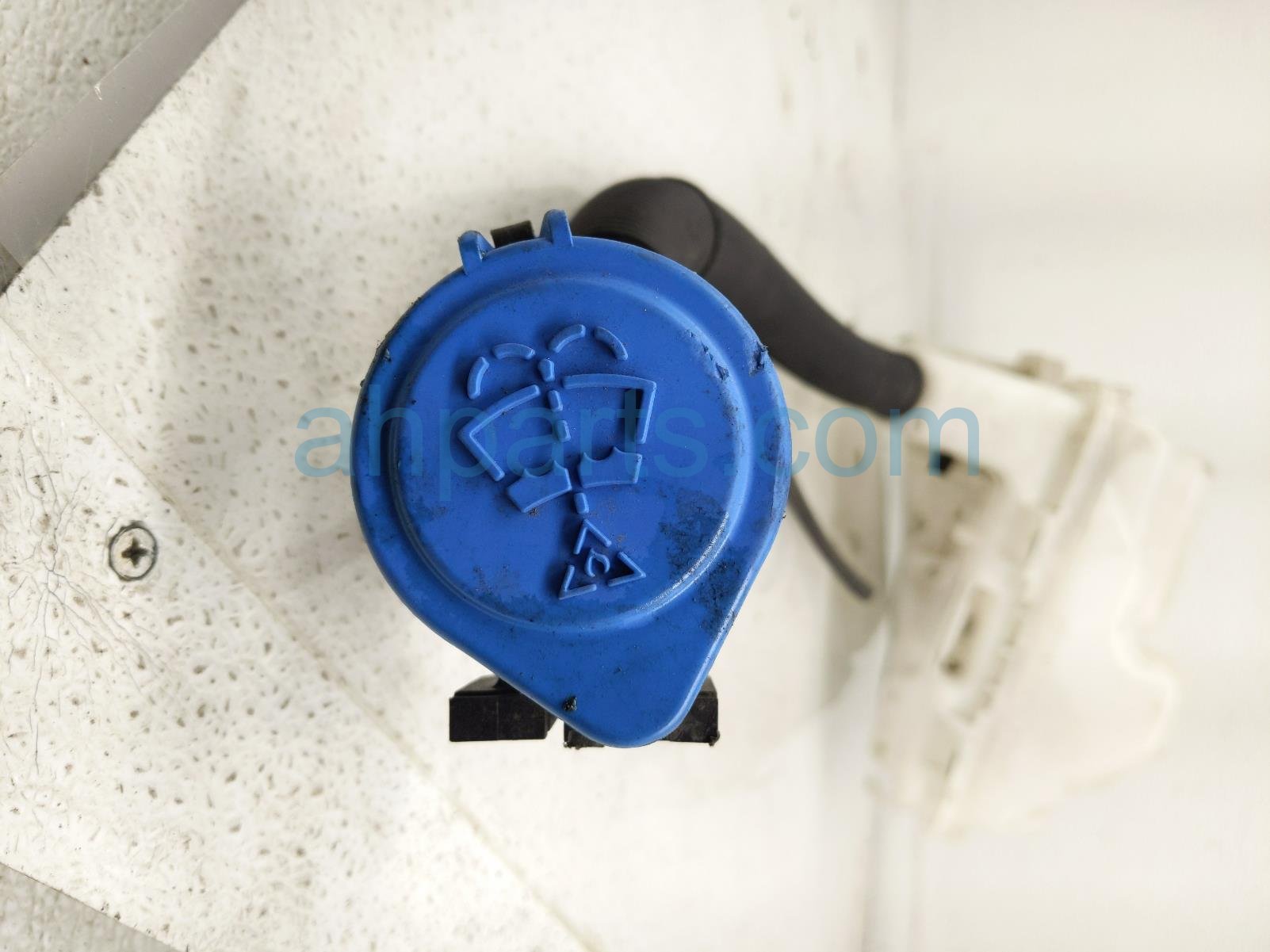 2017 BMW Minicooper Countryman Windshield Washer Reservoir Tank 61 66 7 403 904 Replacement 2017 BMW Minicooper Countryman Windshield Washer Reservoir Tank 61 66 7 403 904 Replacement thumbnail