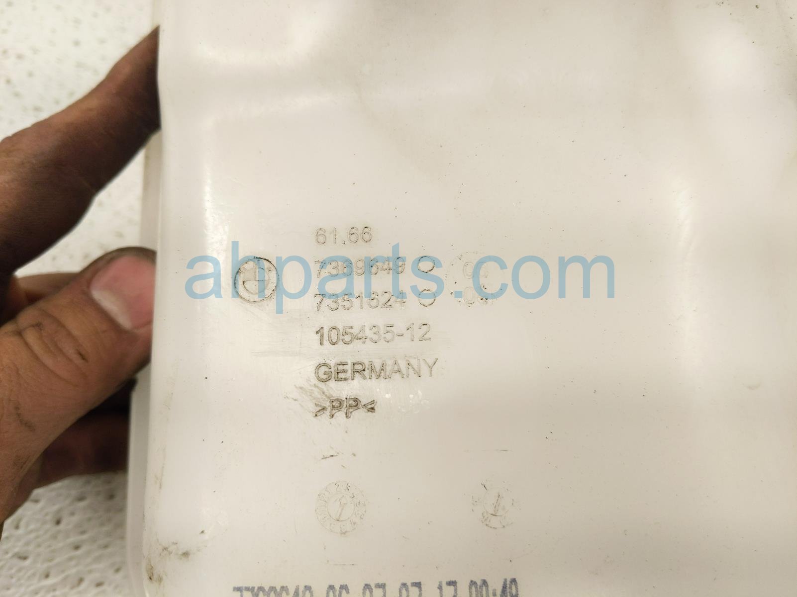 2017 BMW Minicooper Countryman Windshield Washer Reservoir Tank 61 66 7 403 904 Replacement 2017 BMW Minicooper Countryman Windshield Washer Reservoir Tank 61 66 7 403 904 Replacement thumbnail