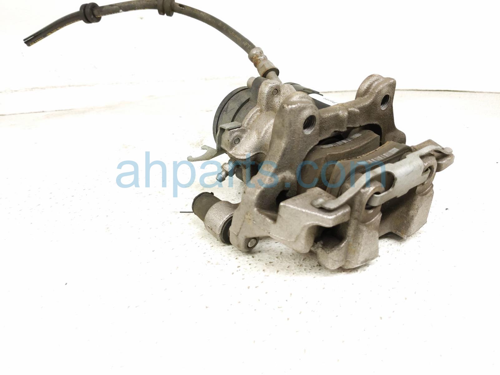 2017 BMW Minicooper Countryman Rear Passenger Brake Caliper 34 20 6 883 026 Replacement 2017 BMW Minicooper Countryman Rear Passenger Brake Caliper 34 20 6 883 026 Replacement thumbnail