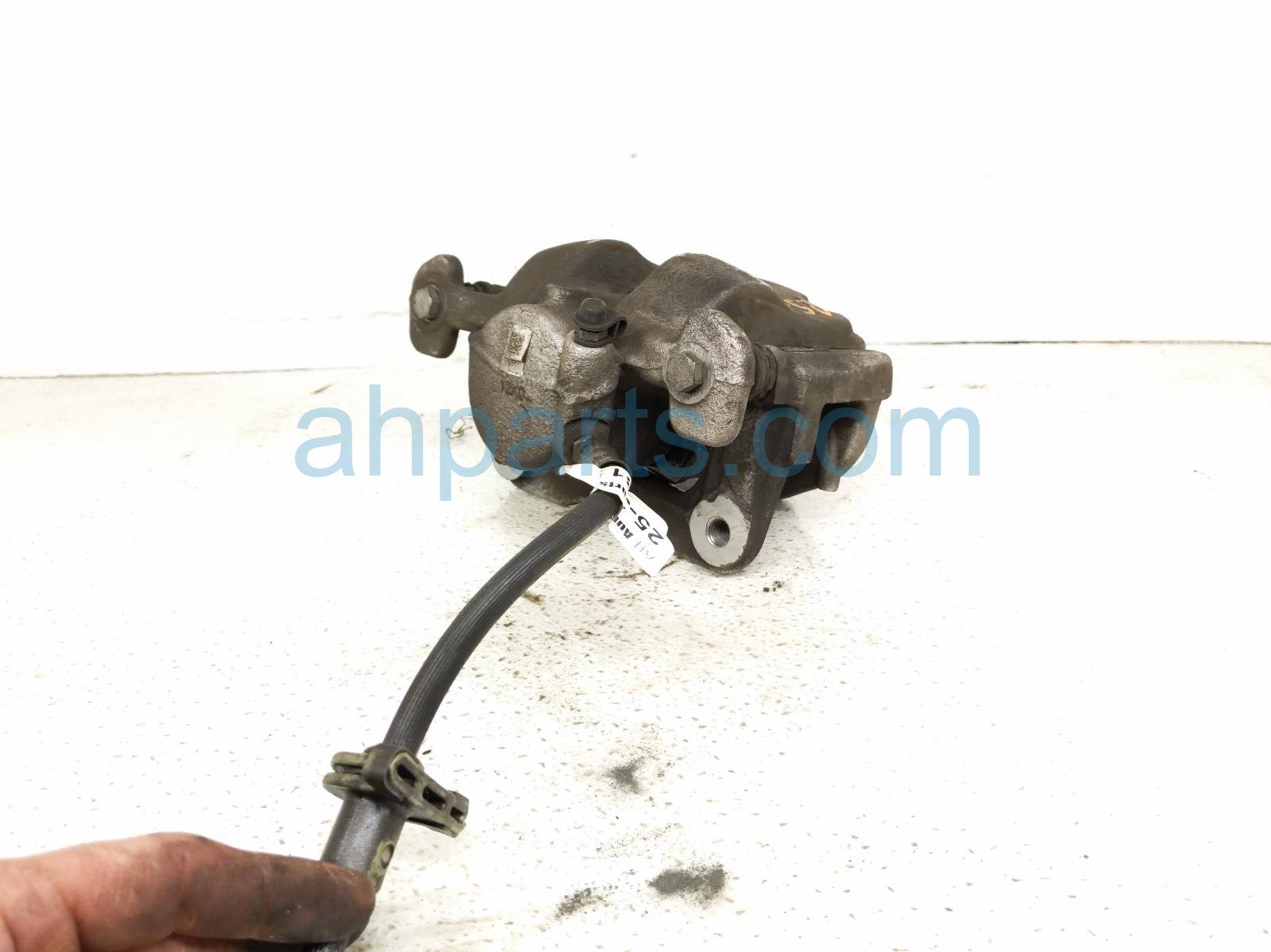 2017 BMW Minicooper Countryman Front Passenger Brake Caliper 34 11 6 860 268 Replacement 2017 BMW Minicooper Countryman Front Passenger Brake Caliper 34 11 6 860 268 Replacement thumbnail