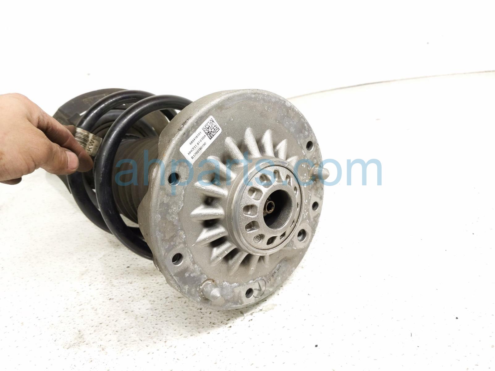 2017 BMW Minicooper Countryman Front Passenger Strut Absorber + Spring 37 10 6 876 686 Replacement 2017 BMW Minicooper Countryman Front Passenger Strut Absorber + Spring 37 10 6 876 686 Replacement thumbnail