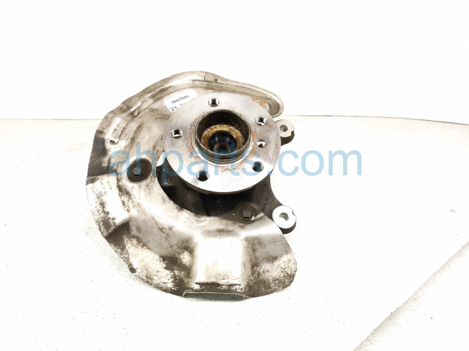 $115 BMW FR/RH SPINDLE KNUCKLE HUB