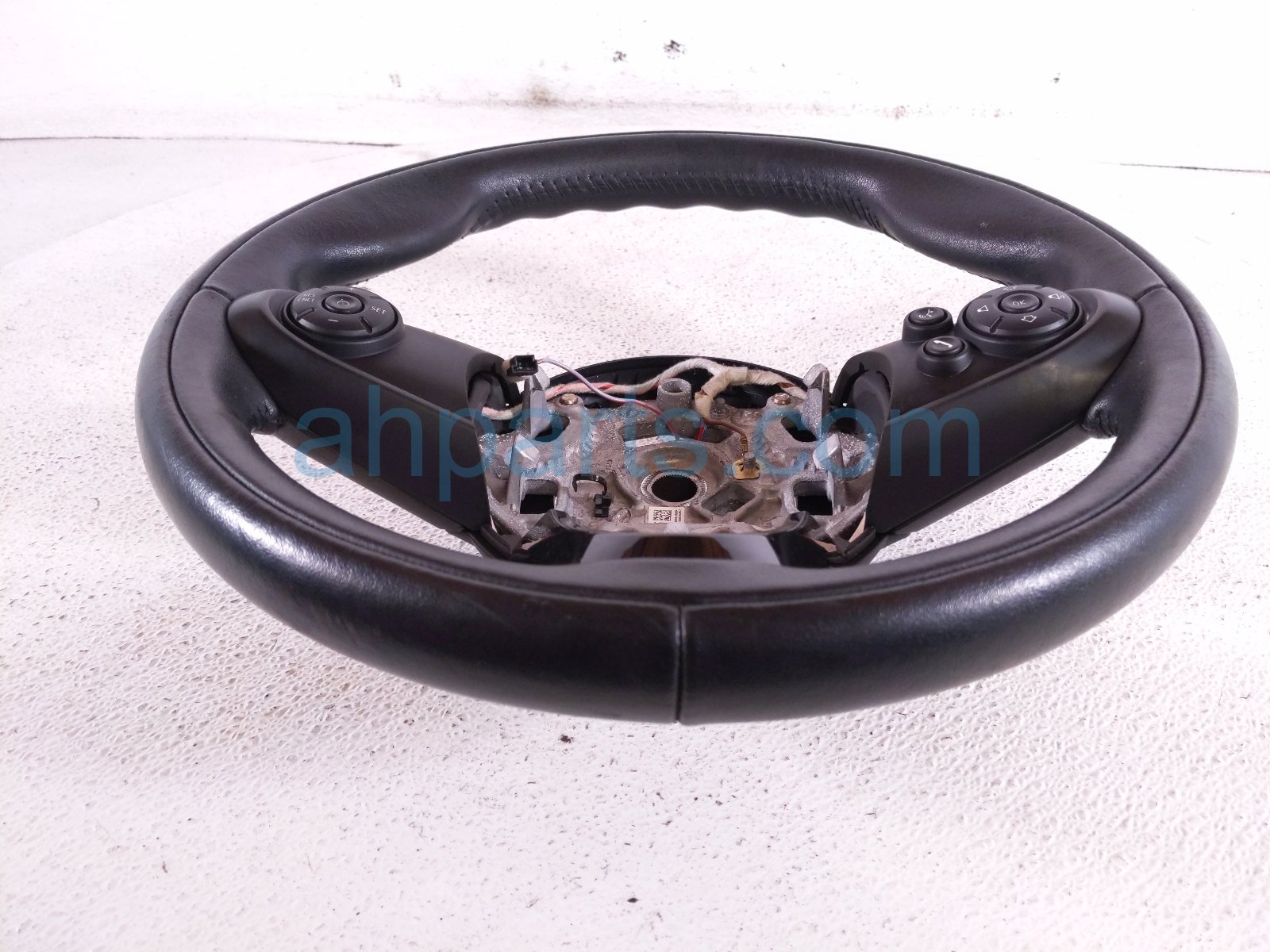 2017 BMW Minicooper Countryman Steering Wheel Black S 32 30 6 996 048 Replacement 2017 BMW Minicooper Countryman Steering Wheel Black S 32 30 6 996 048 Replacement thumbnail