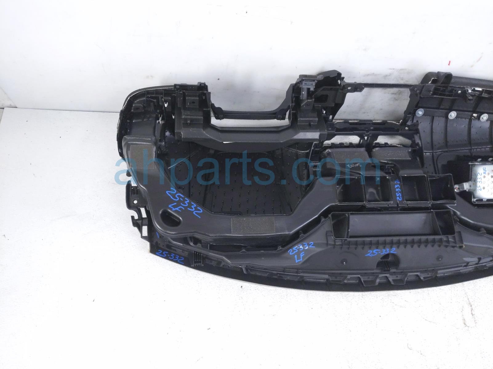 2018 Honda CR V Dashboard W/ Airbag 77100 TLA A00ZA Replacement 2018 Honda CR V Dashboard W/ Airbag 77100 TLA A00ZA Replacement thumbnail