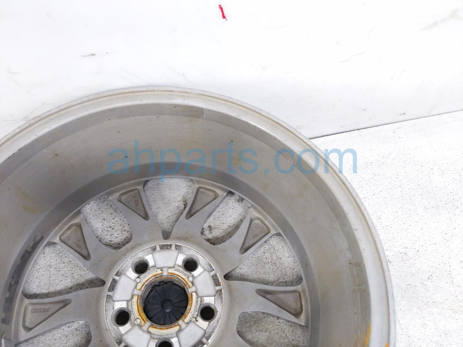 2022 Toyota Sienna Rear Driver Wheel / Rim 42607 0E030 Replacement 2022 Toyota Sienna Rear Driver Wheel / Rim 42607 0E030 Replacement thumbnail