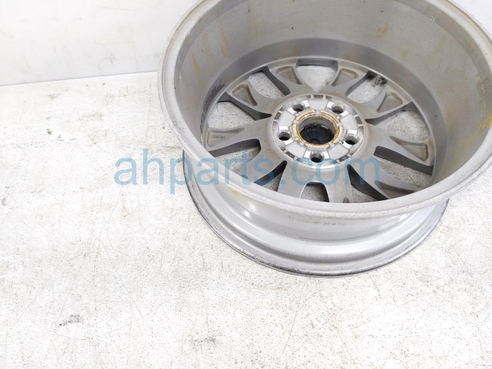 2022 Toyota Sienna Rear Driver Wheel / Rim 42607 0E030 Replacement 2022 Toyota Sienna Rear Driver Wheel / Rim 42607 0E030 Replacement thumbnail