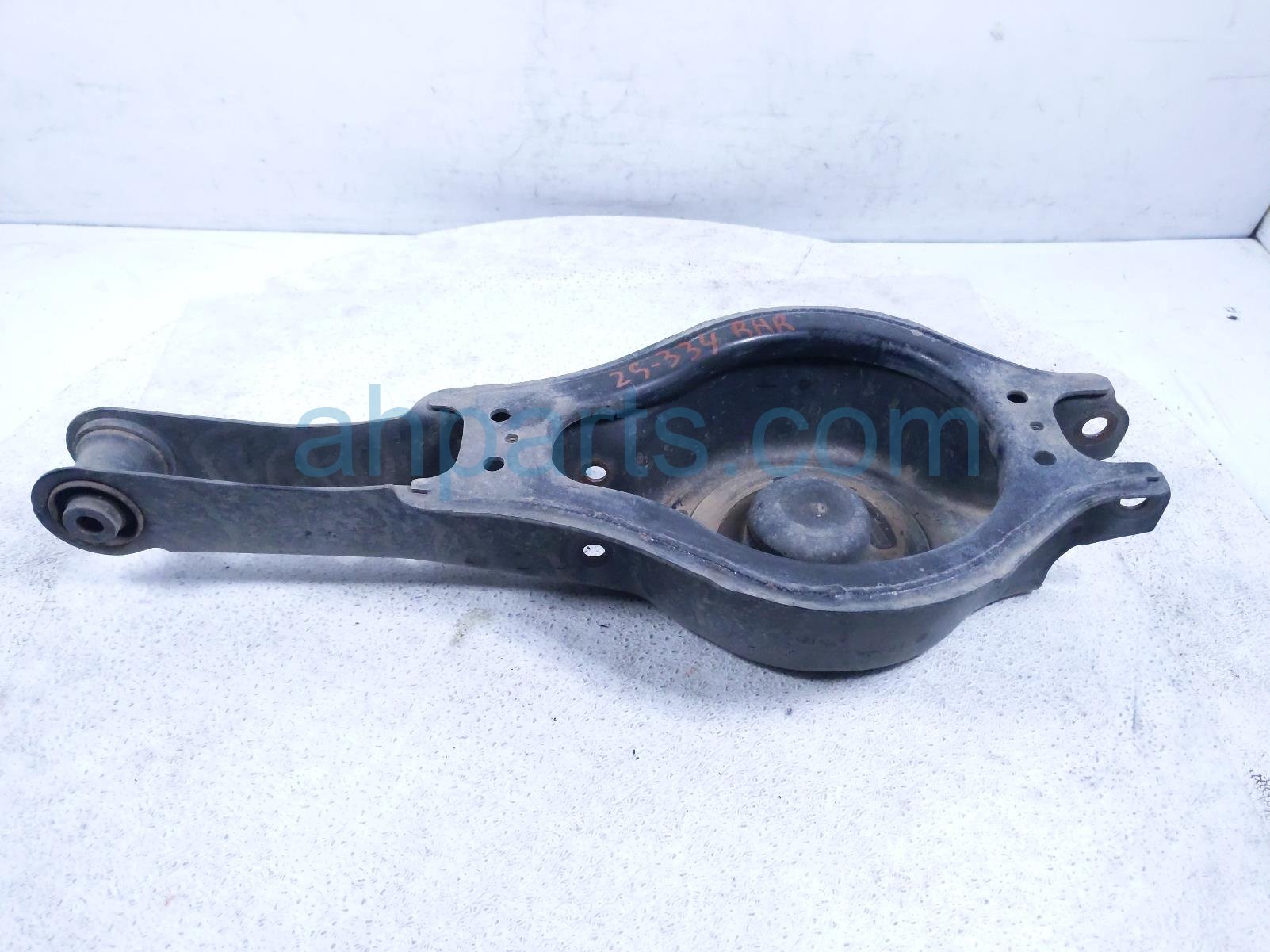 $135 Toyota RR/RH SPRING SEAT LOWER CONTROL ARM