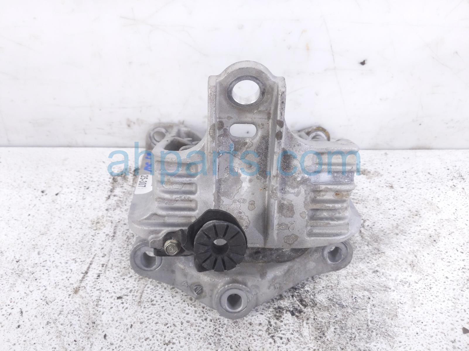 $175 Honda A/T TRANSMISSION MOUNT- HYB SP