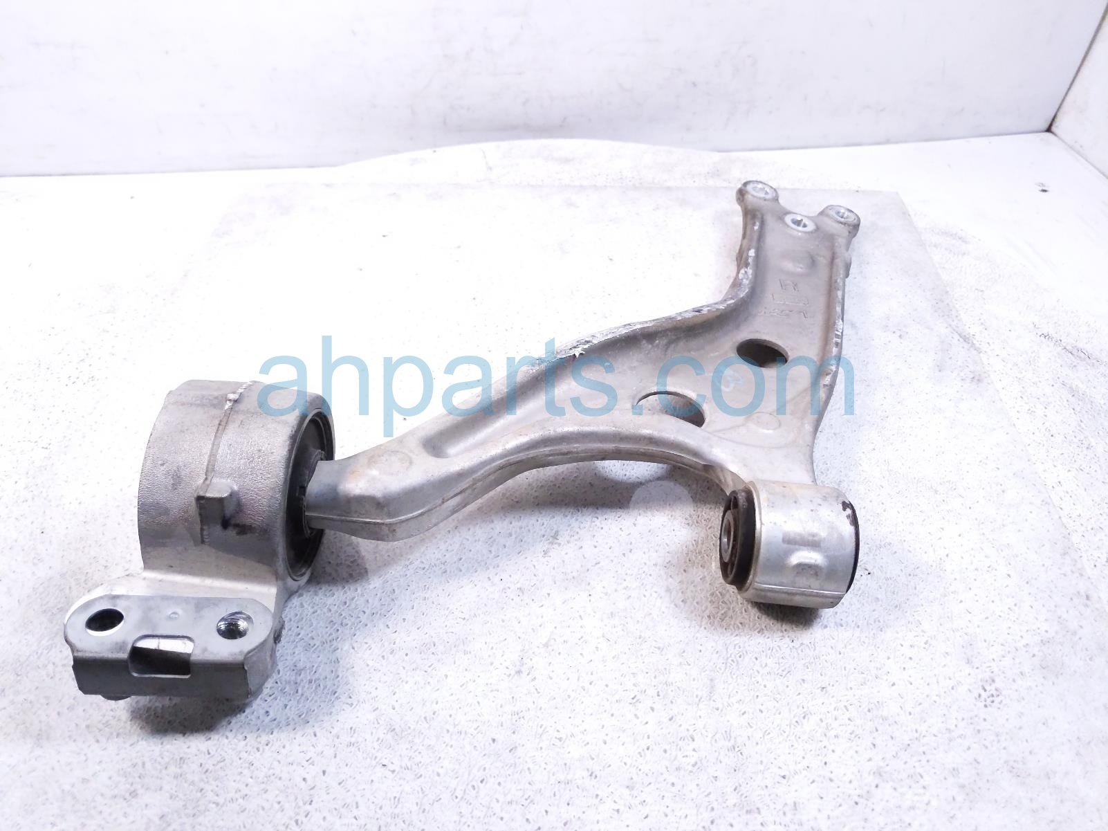 2020 Acura RDX Front Passenger Lower Control Arm 51350 TJB A10 Replacement 2020 Acura RDX Front Passenger Lower Control Arm 51350 TJB A10 Replacement thumbnail