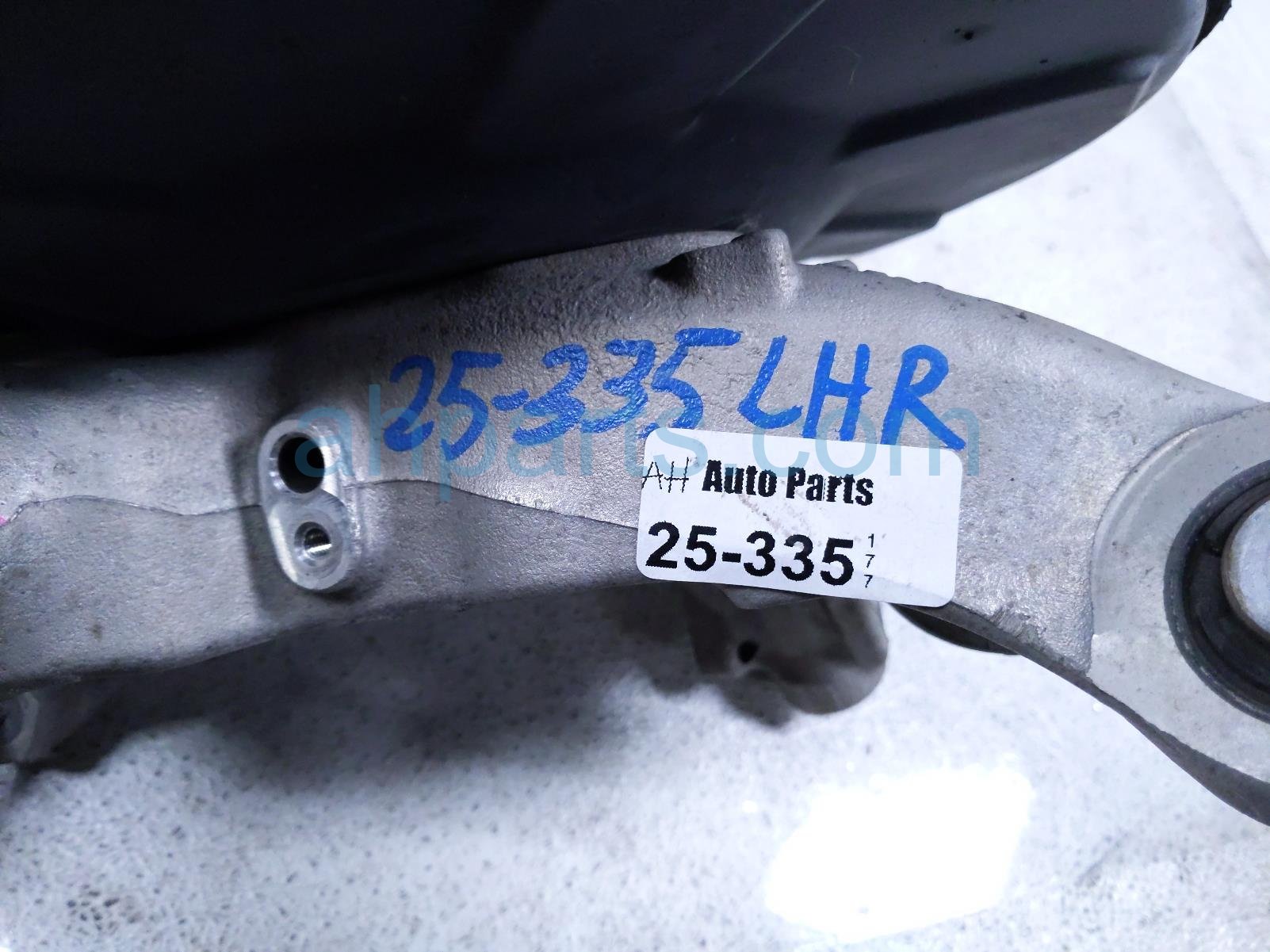 2020 Acura RDX Axle Stub Rear Driver Spindle Knuckle Hub Awd 52215 TJB A03 Replacement 2020 Acura RDX Axle Stub Rear Driver Spindle Knuckle Hub Awd 52215 TJB A03 Replacement thumbnail