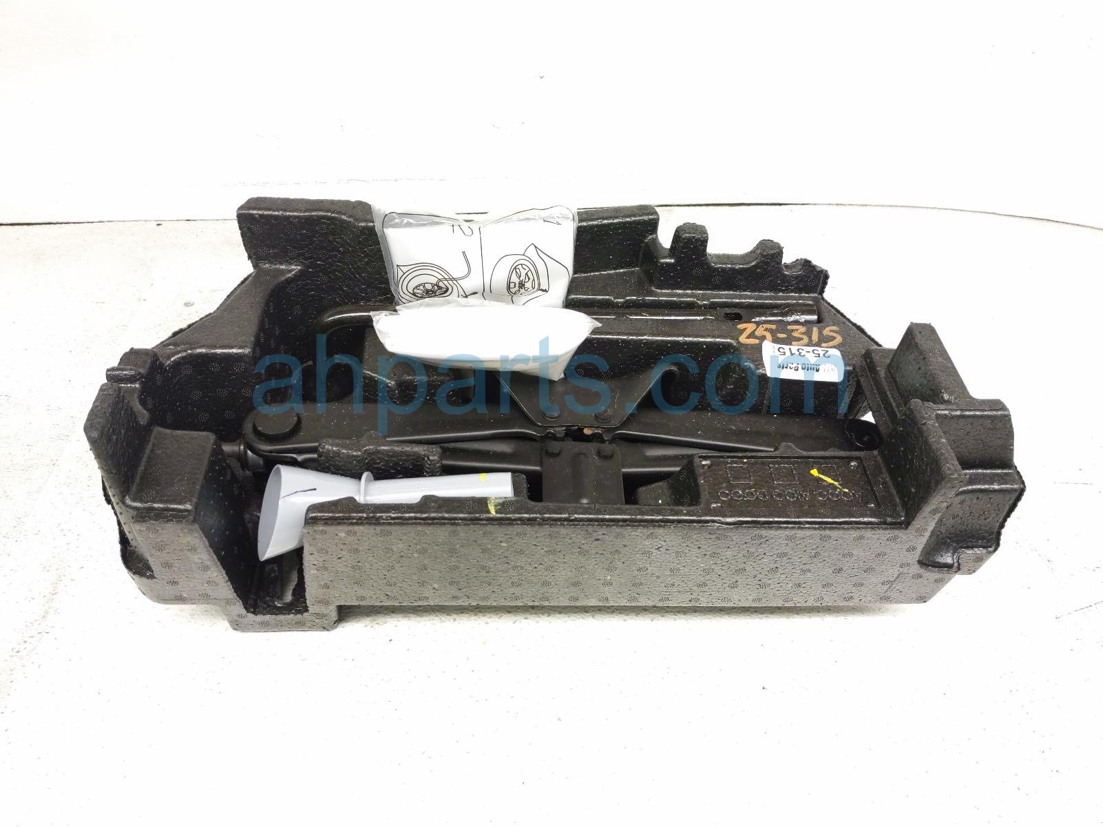 $100 Honda 3 TOOLS + SCISSOR JACK W/FOAM HOLDER