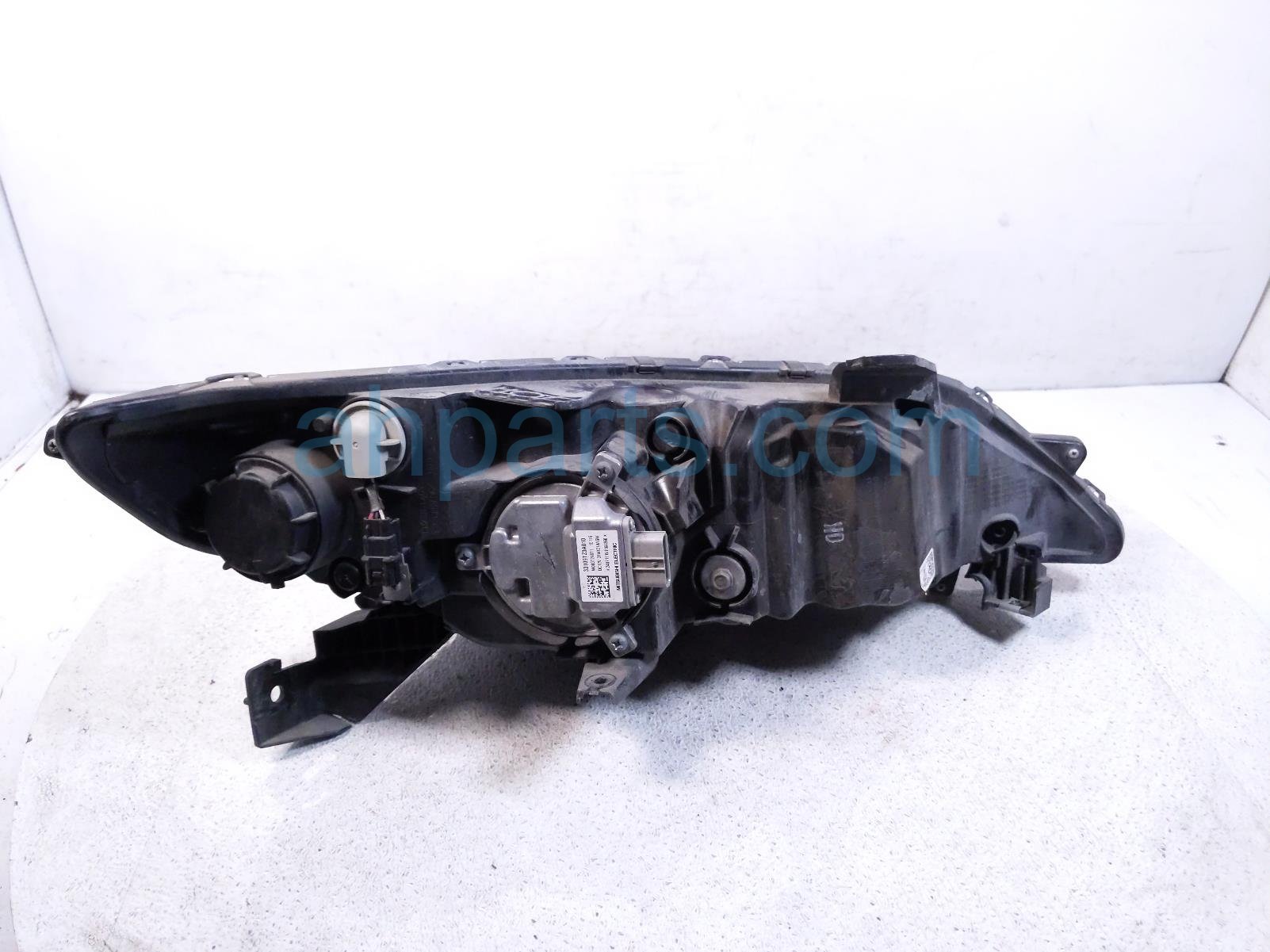 2015 Acura TLX Headlight Driver Headlamp / Light Broken Tabs 33150 TZ3 A01 Replacement 2015 Acura TLX Headlight Driver Headlamp / Light Broken Tabs 33150 TZ3 A01 Replacement thumbnail