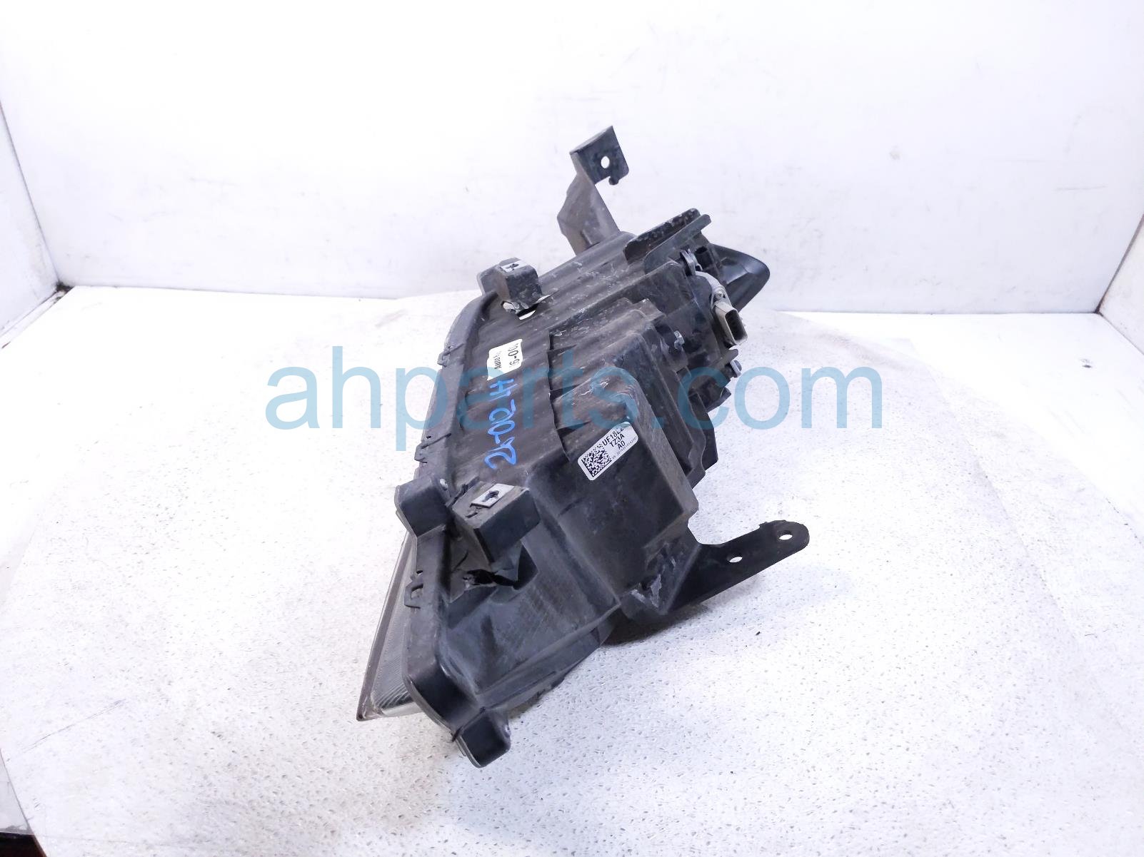 2015 Acura TLX Headlight Driver Headlamp / Light Broken Tabs 33150 TZ3 A01 Replacement 2015 Acura TLX Headlight Driver Headlamp / Light Broken Tabs 33150 TZ3 A01 Replacement thumbnail