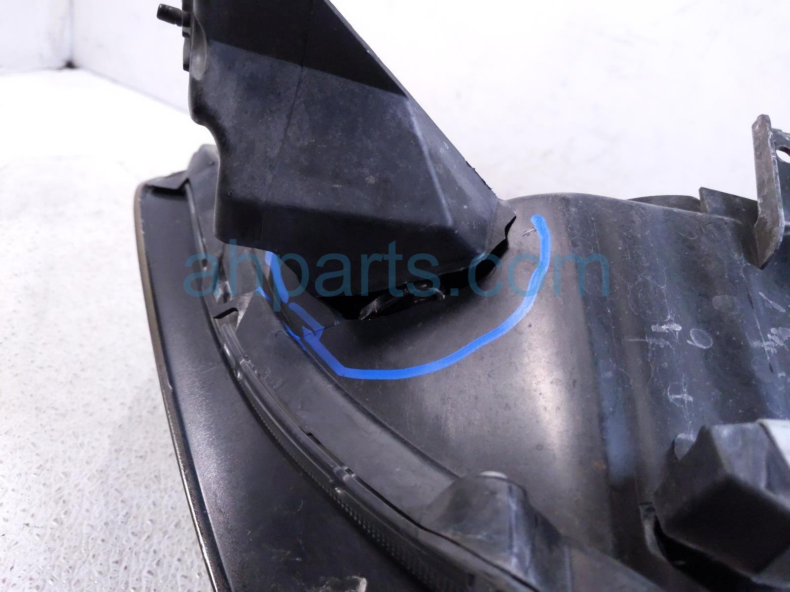 2015 Acura TLX Headlight Driver Headlamp / Light Broken Tabs 33150 TZ3 A01 Replacement 2015 Acura TLX Headlight Driver Headlamp / Light Broken Tabs 33150 TZ3 A01 Replacement thumbnail