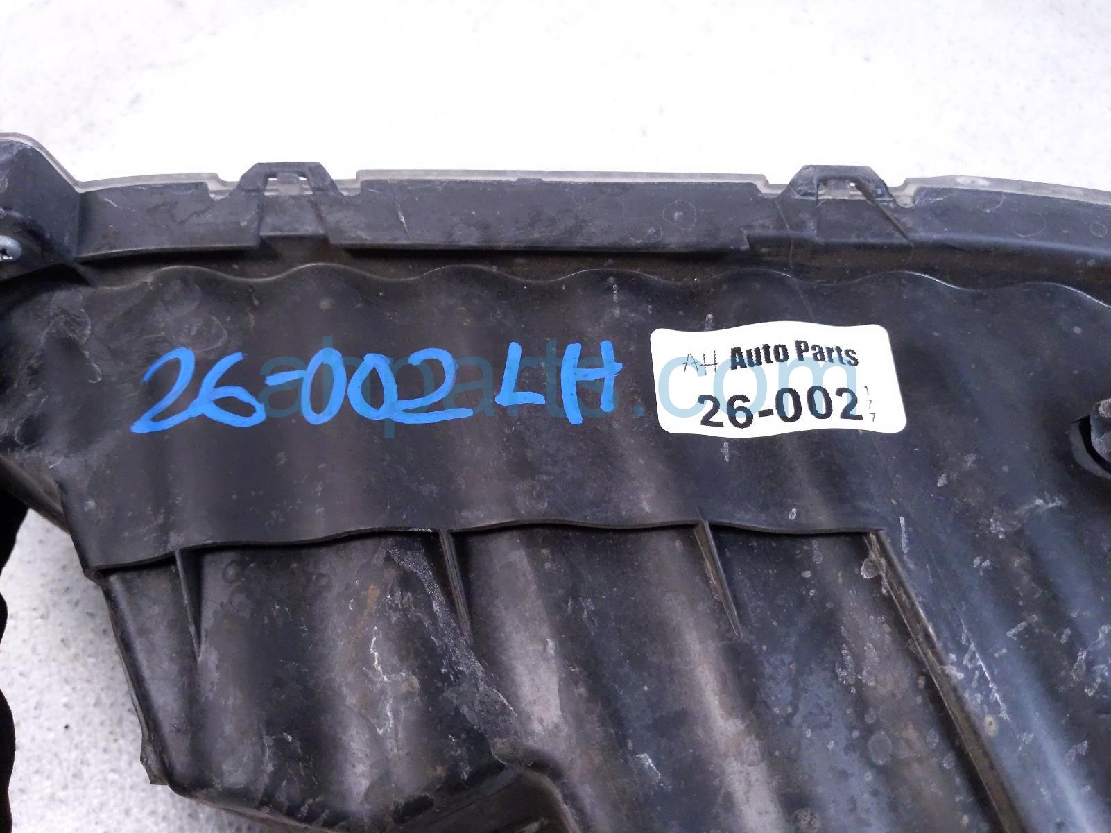 2015 Acura TLX Headlight Driver Headlamp / Light Broken Tabs 33150 TZ3 A01 Replacement 2015 Acura TLX Headlight Driver Headlamp / Light Broken Tabs 33150 TZ3 A01 Replacement thumbnail