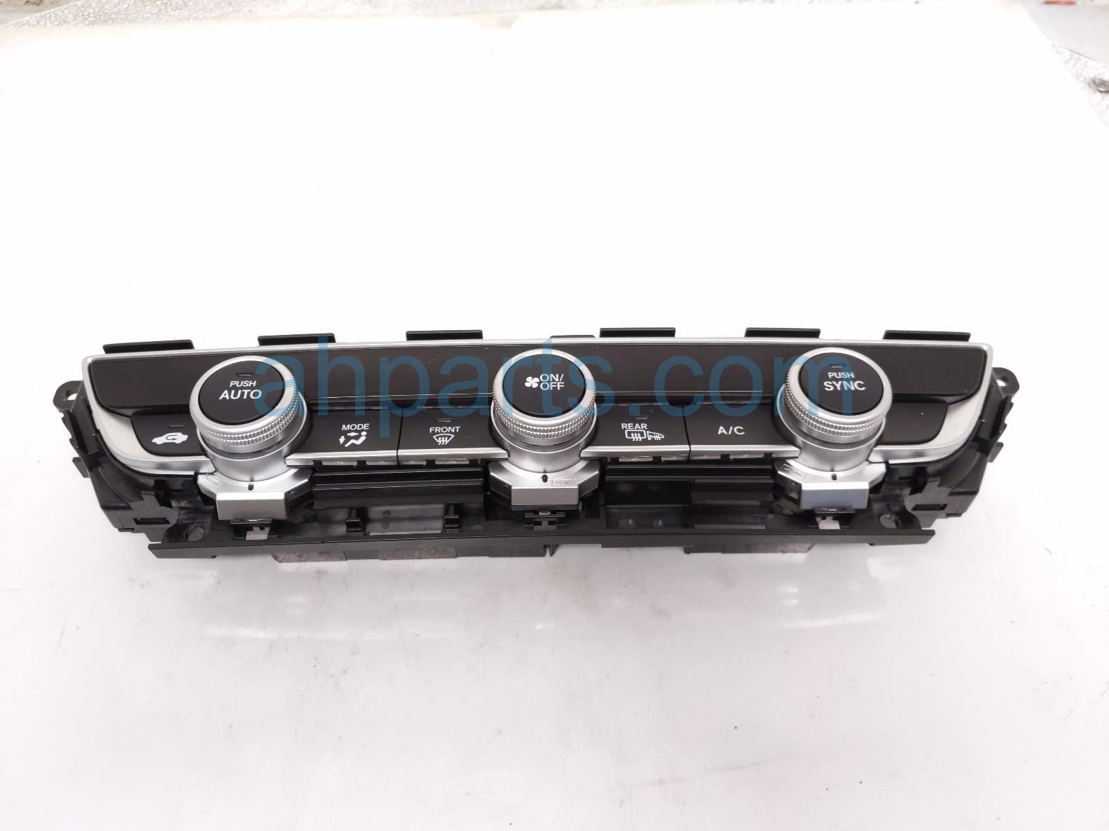 Honda AC / HEATER CONTROL (ON DASH) HYBRD Honda AC / HEATER CONTROL (ON DASH) HYBRD