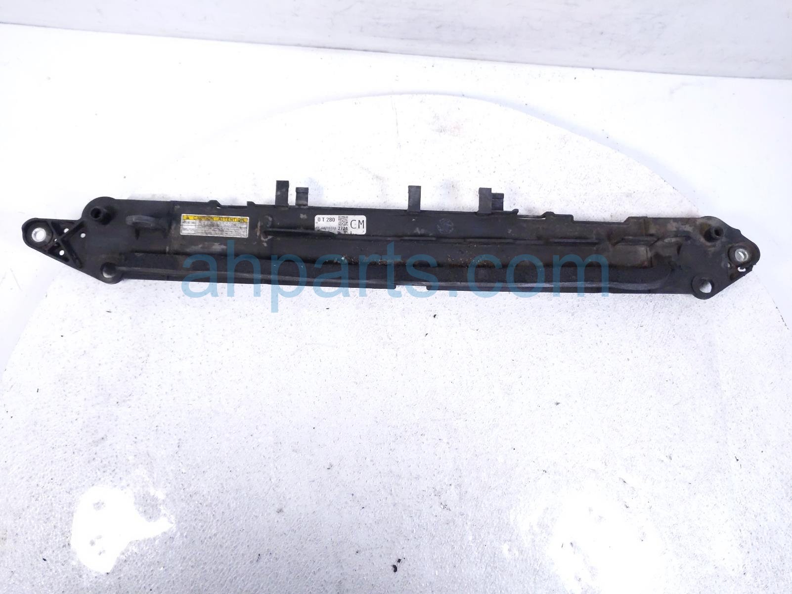 $20 Toyota COOLING FAN UPPER MOUNT BRACKET