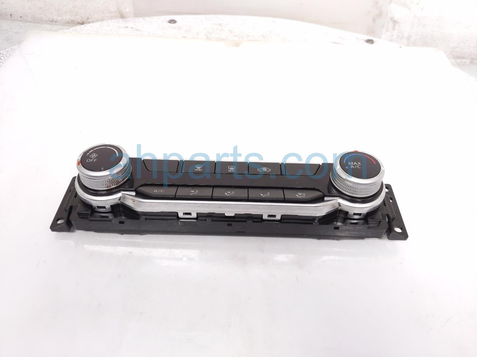 Nissan A/C HEATER CLIMATE CONTROL