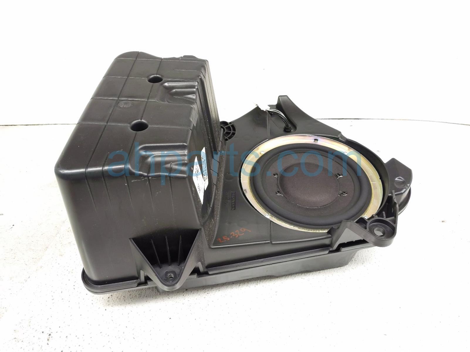 Honda REAR SUBWOOFER SPEAKER UNIT - EX-L