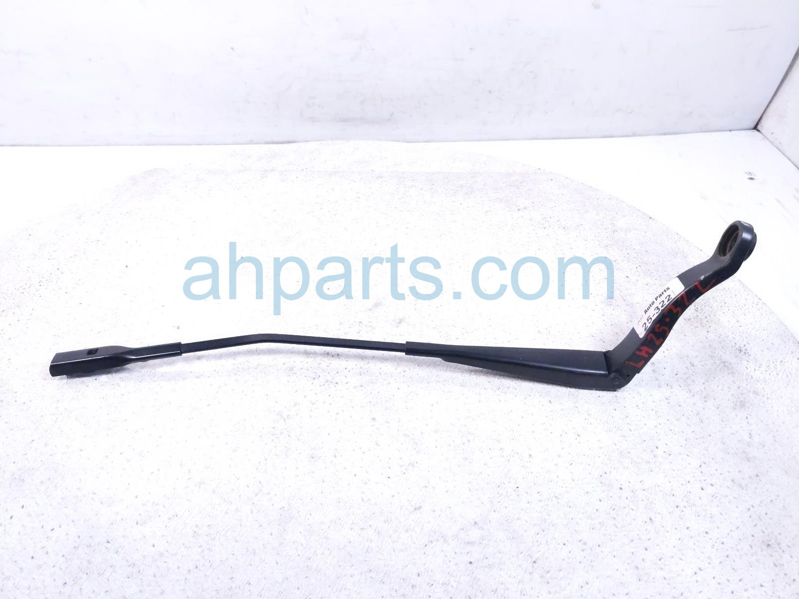 Porsche LH WINDSHIELD WIPER ARM Porsche LH WINDSHIELD WIPER ARM