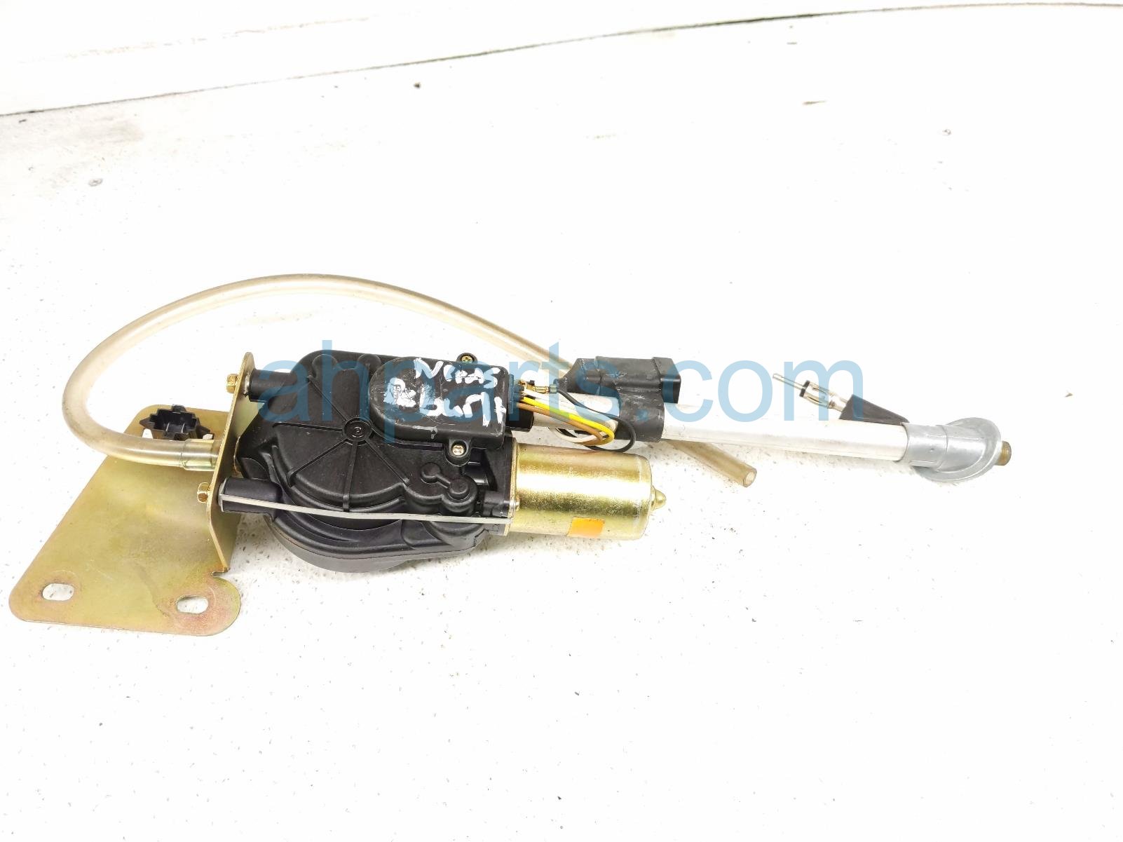 $80 Saab POWER ANTENNA ASSY