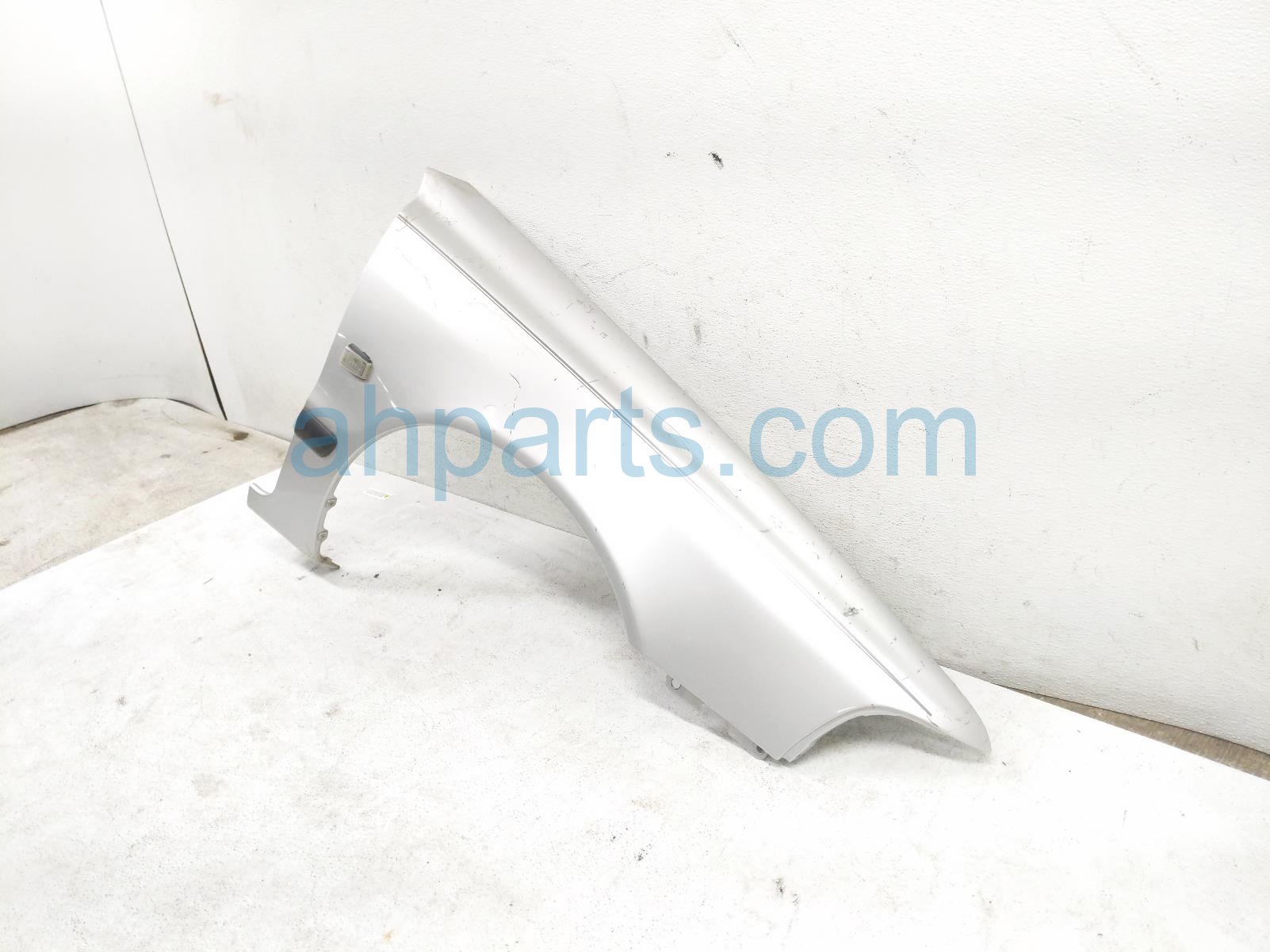 $75 Volvo RH FENDER - SILVER