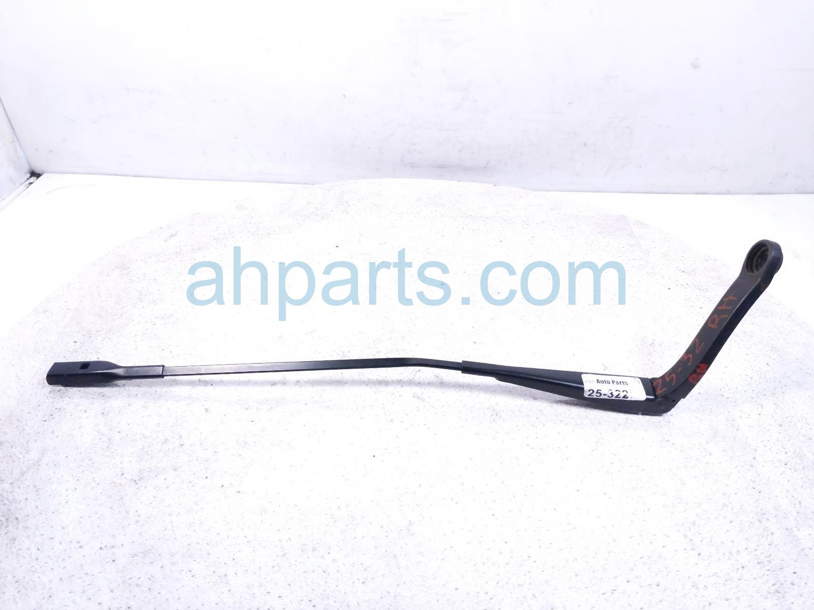 Porsche RH WINDSHIELD WIPER ARM Porsche RH WINDSHIELD WIPER ARM