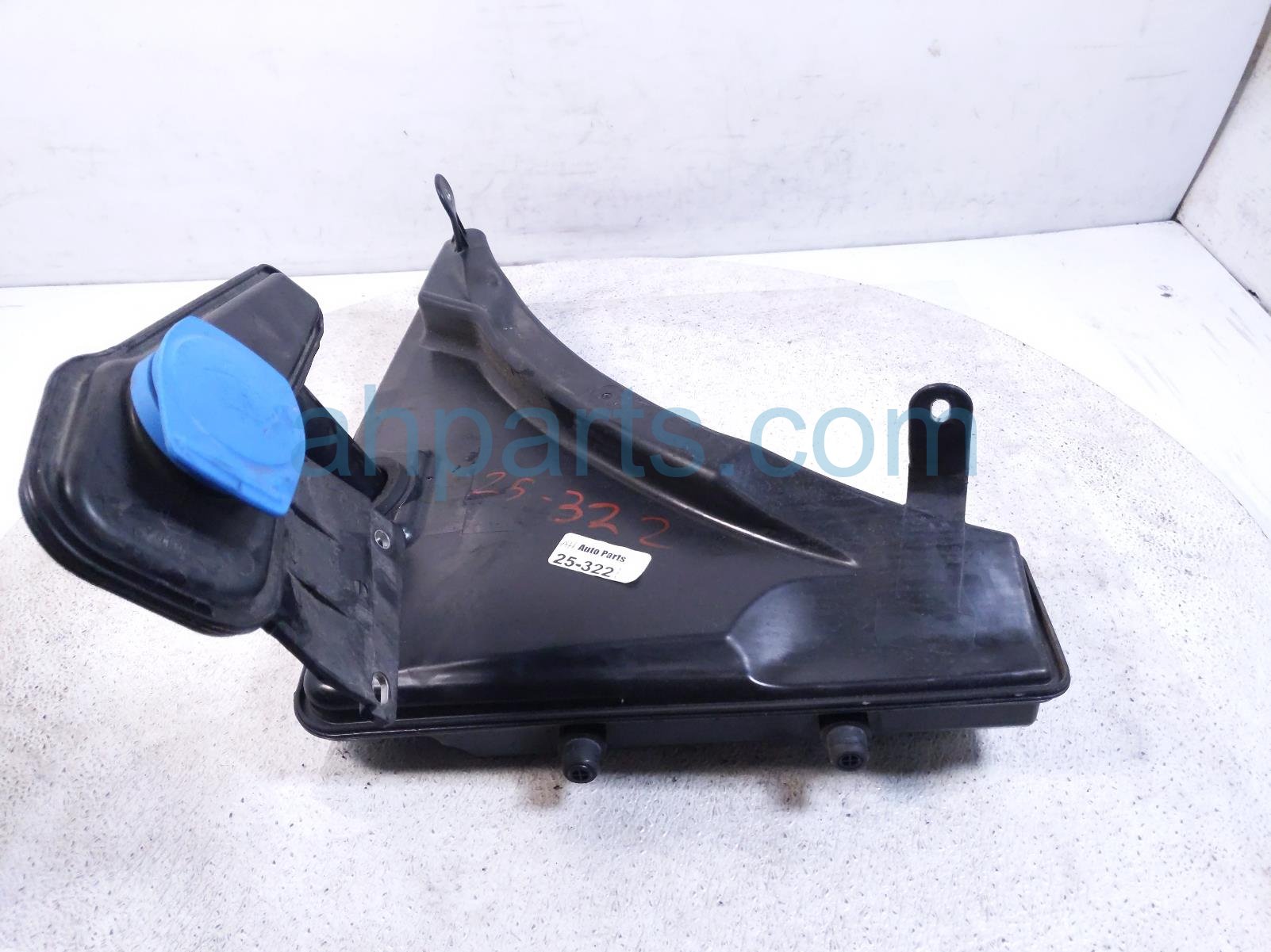 Porsche WINDSHIELD WASHER RESERVOIR TANK Porsche WINDSHIELD WASHER RESERVOIR TANK