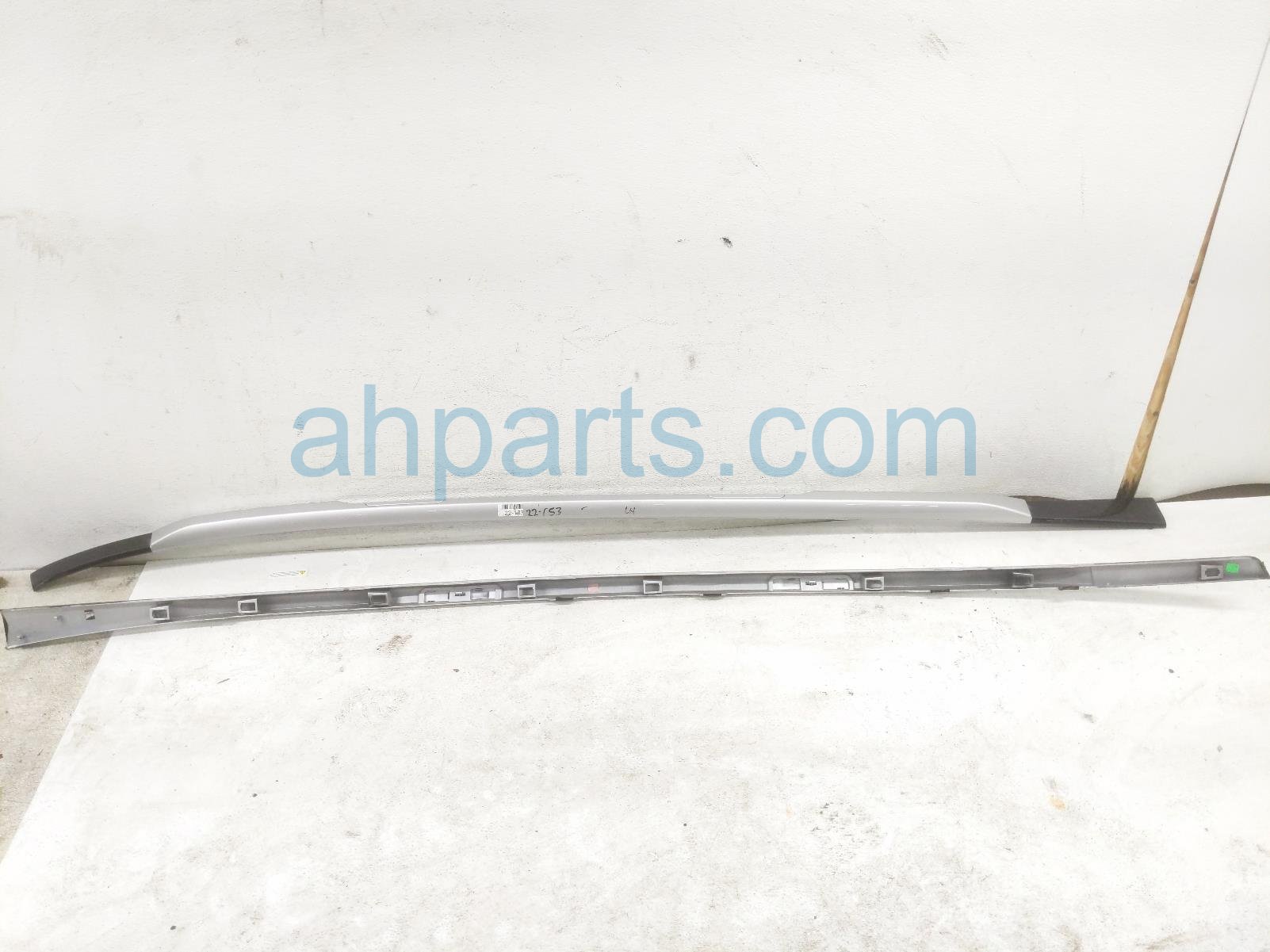 $299 Infiniti LH & RH ROOF RAILS ONLY - SILVER