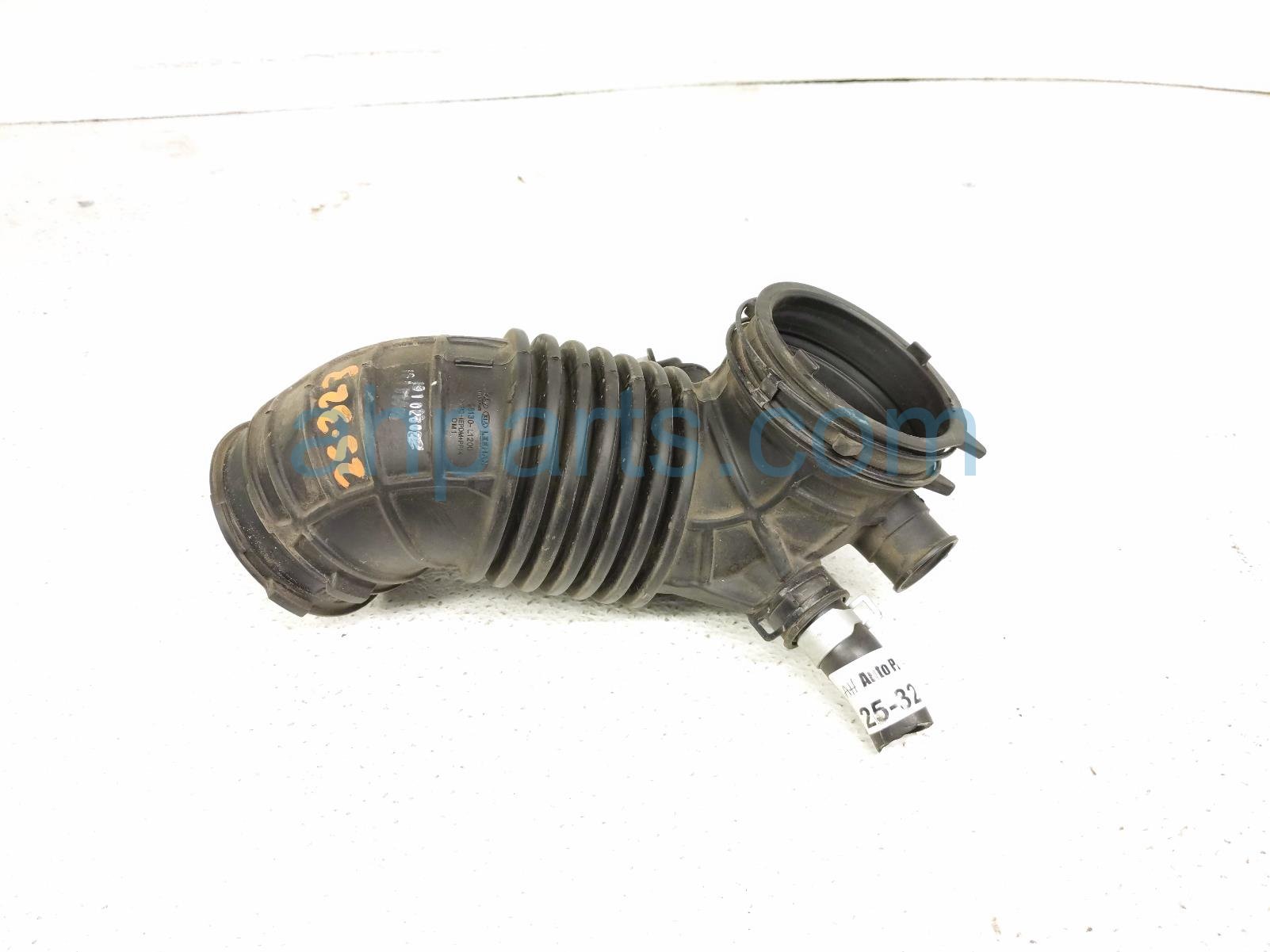 Hyundai AIR CLEANER INTAKE HOSE - 2.5L