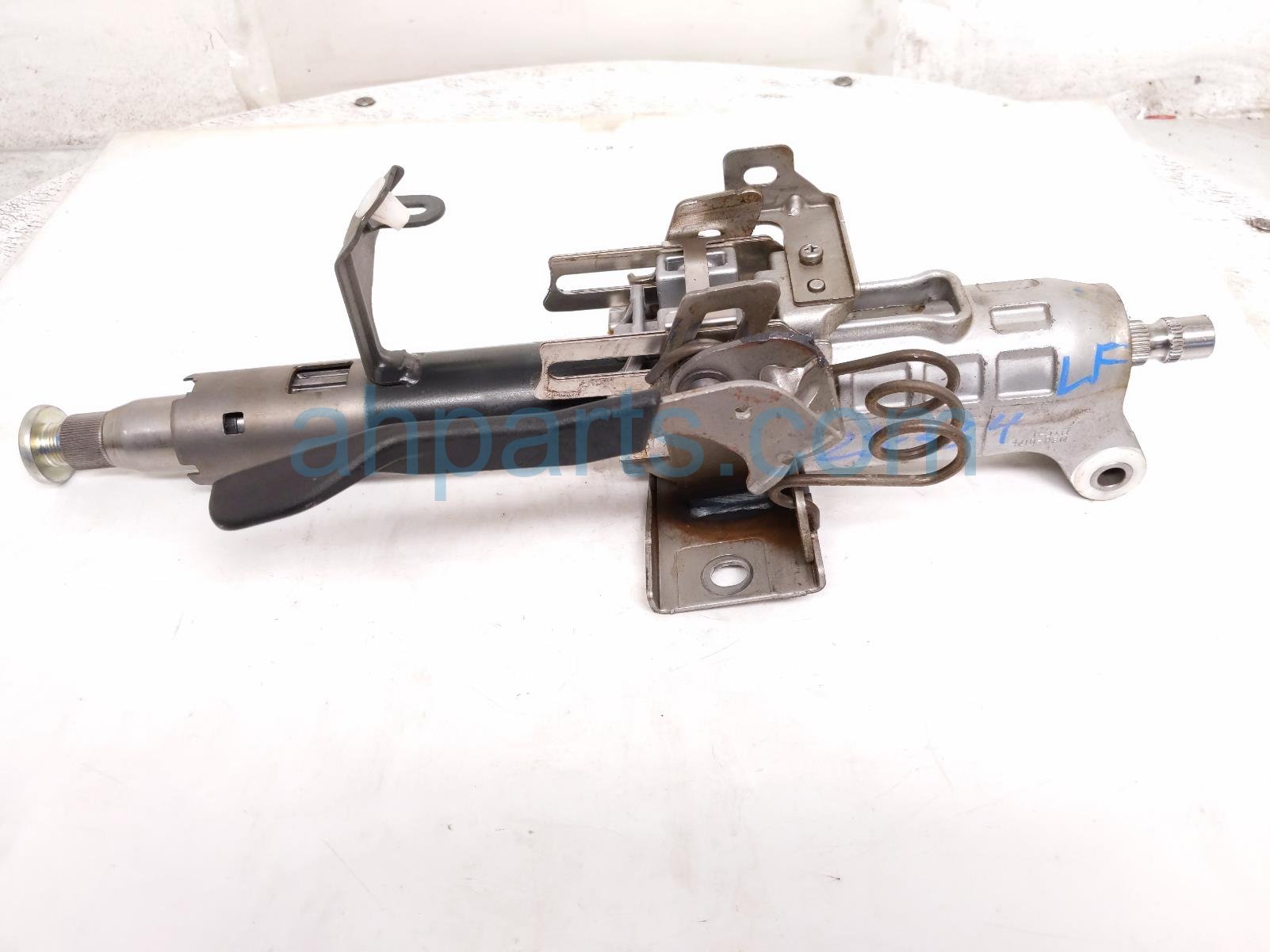 Toyota STEERING COLUMN ASSY - XLE FWD