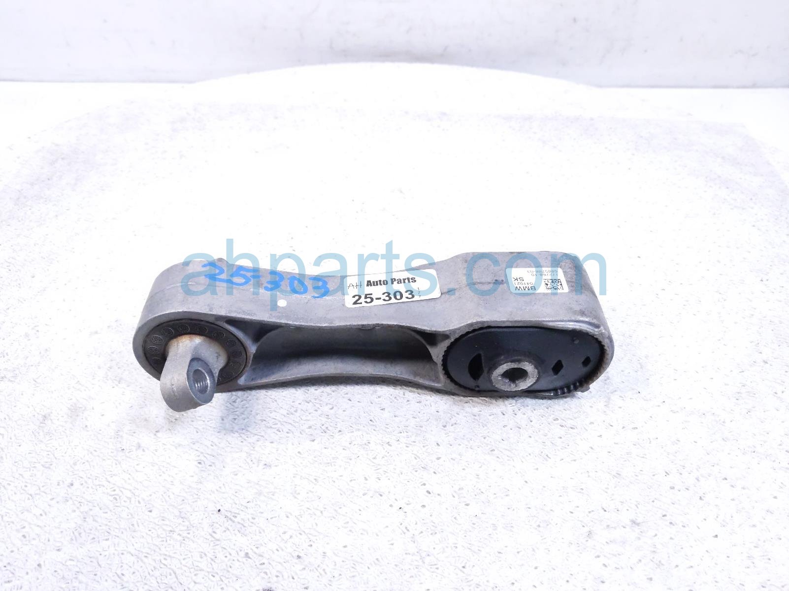 $29 BMW FRONT MOTOR ENGINE MOUNT - 2.0L