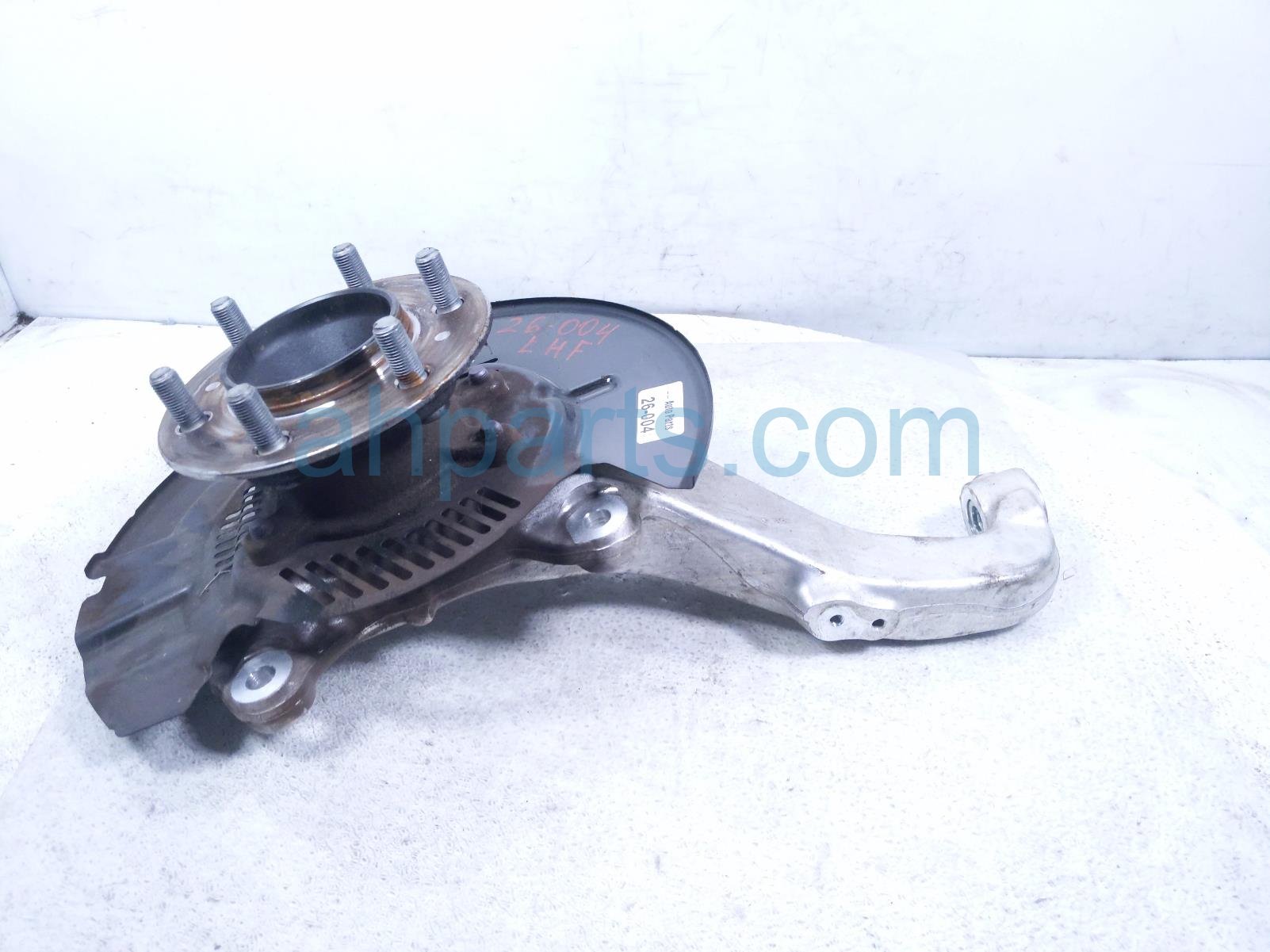 $400 Toyota FR/LH SPINDLE KNUCKLE HUB - 4X2