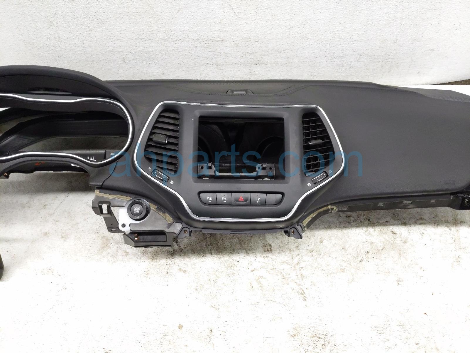 2023 Jeep Cherokee Dashboard W/ Airbag 6SP91DX9AB Replacement 2023 Jeep Cherokee Dashboard W/ Airbag 6SP91DX9AB Replacement thumbnail