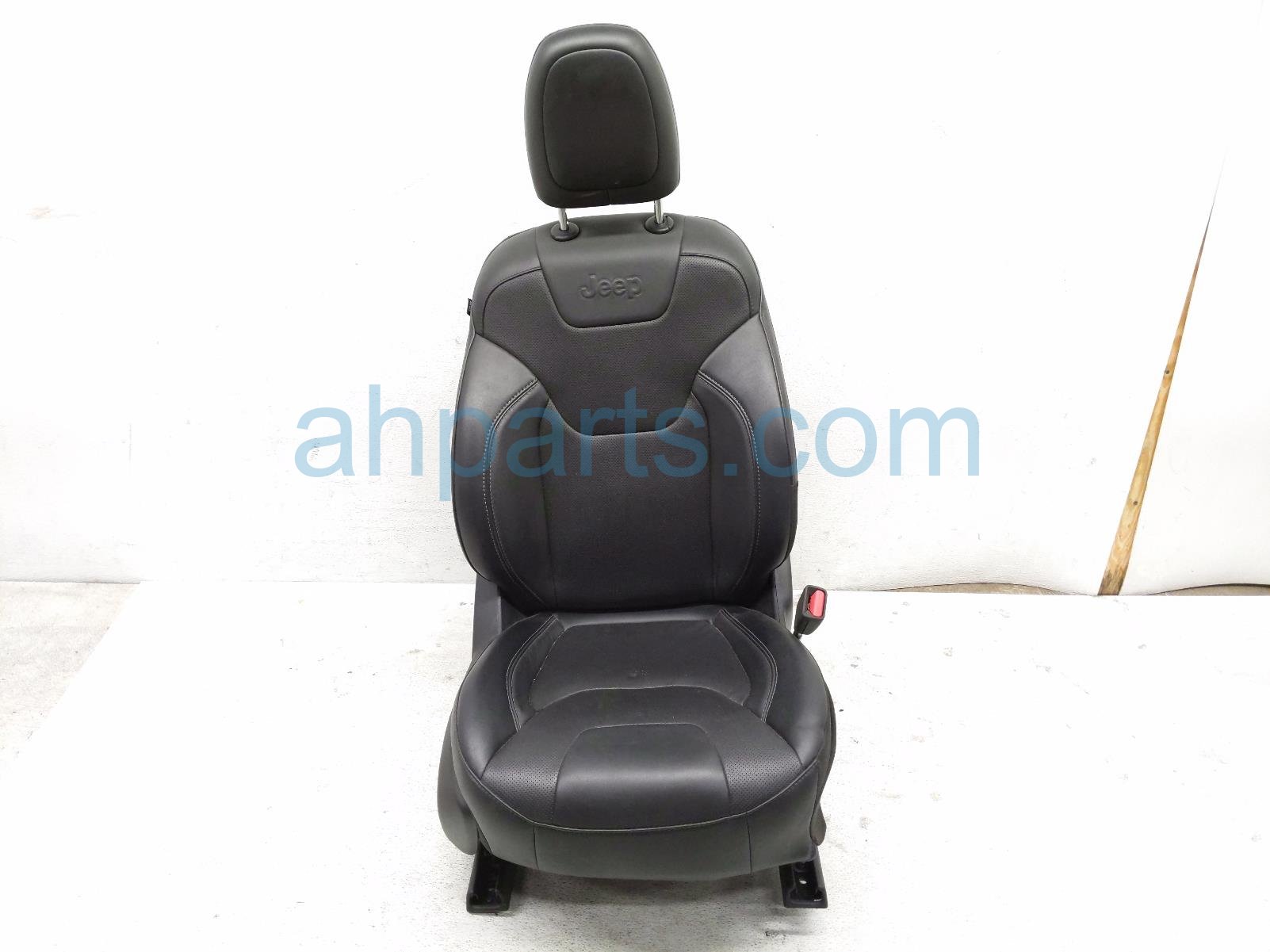Jeep FR/RH SEAT - BLACK - W/ AIRBAG Jeep FR/RH SEAT - BLACK - W/ AIRBAG
