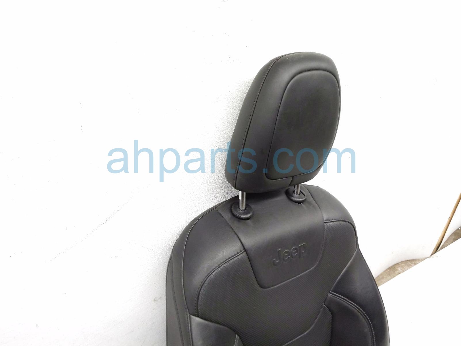 2023 Jeep Cherokee Front Driver Seat Black W/ Airbag 6SS99LAAAE Replacement 2023 Jeep Cherokee Front Driver Seat Black W/ Airbag 6SS99LAAAE Replacement thumbnail