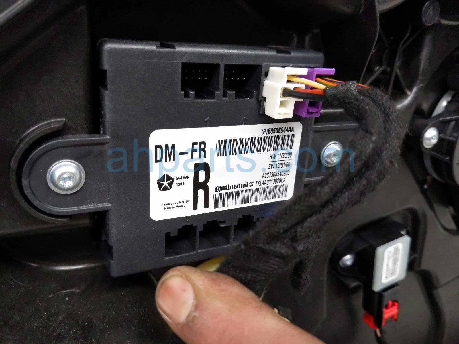 2023 Jeep Cherokee Front Passenger Door Blue No Mirror/trim 68640462AA Replacement 2023 Jeep Cherokee Front Passenger Door Blue No Mirror/trim 68640462AA Replacement thumbnail