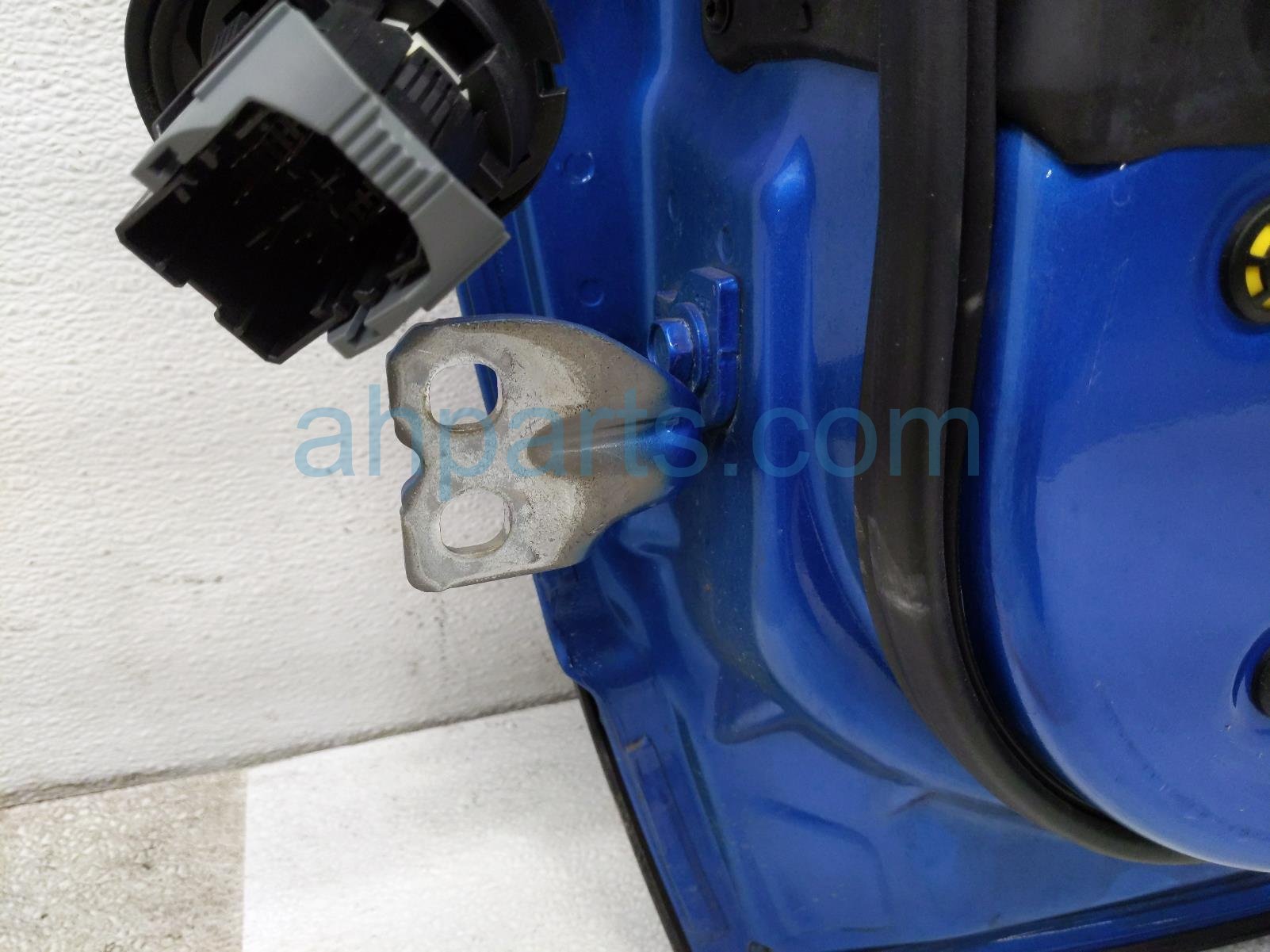 2023 Jeep Cherokee Front Passenger Door Blue No Mirror/trim 68640462AA Replacement 2023 Jeep Cherokee Front Passenger Door Blue No Mirror/trim 68640462AA Replacement thumbnail