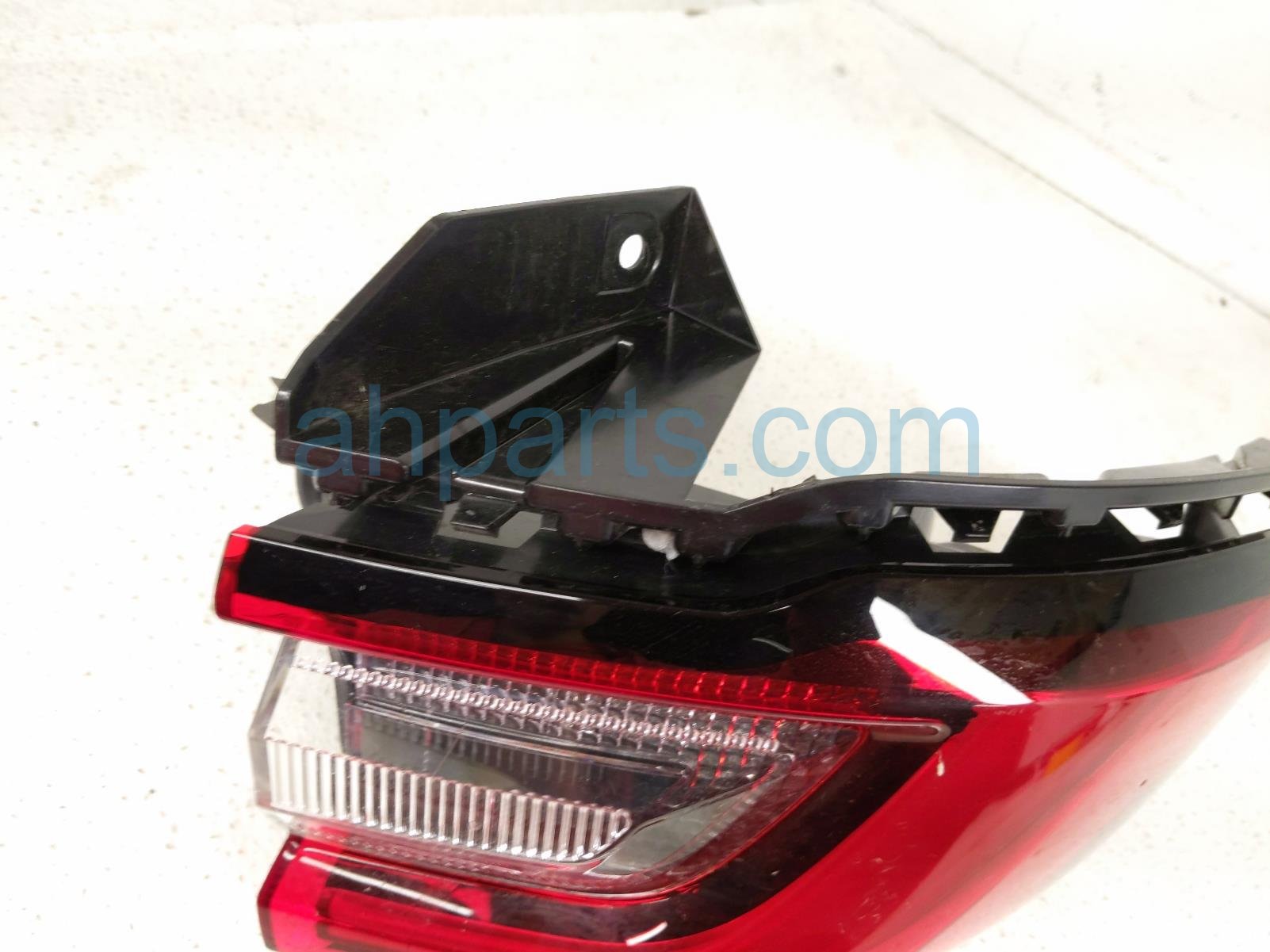 2023 Ford Escape Light / Rear Driver Tail Lamp (on Body) PJ6B 13405 A Replacement 2023 Ford Escape Light / Rear Driver Tail Lamp (on Body) PJ6B 13405 A Replacement thumbnail