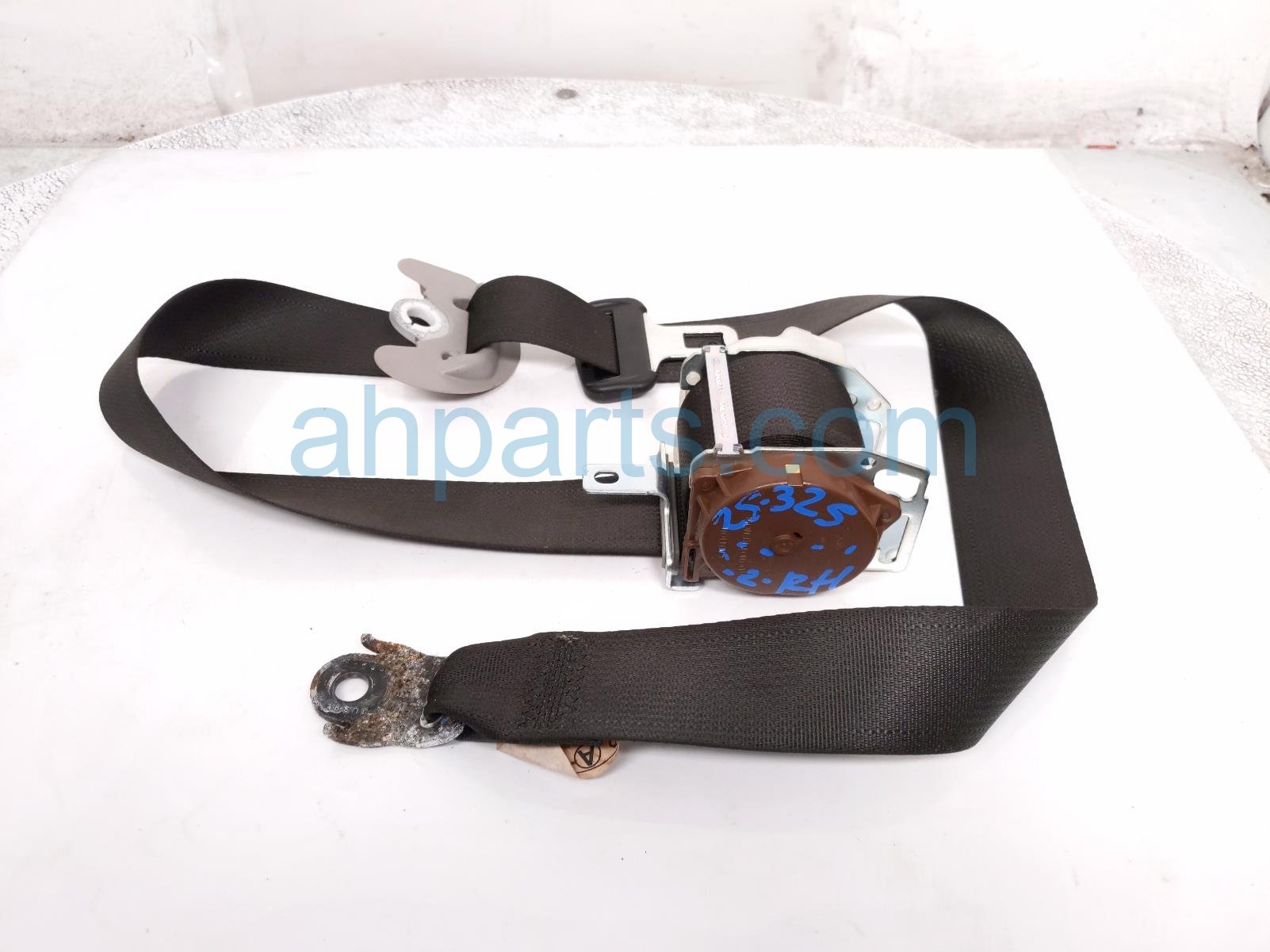 2ND ROW Passenger SEAT BELT - BLACK