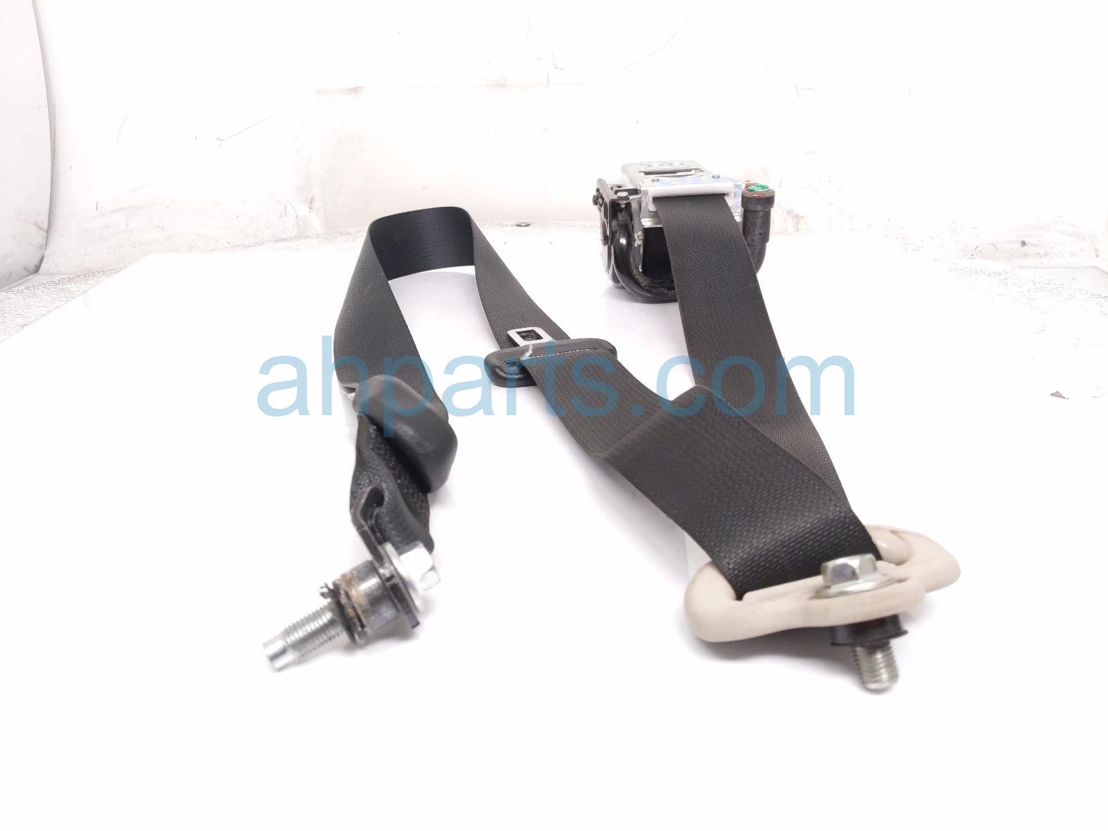 Nissan FR/RH SEAT BELT - BLACK