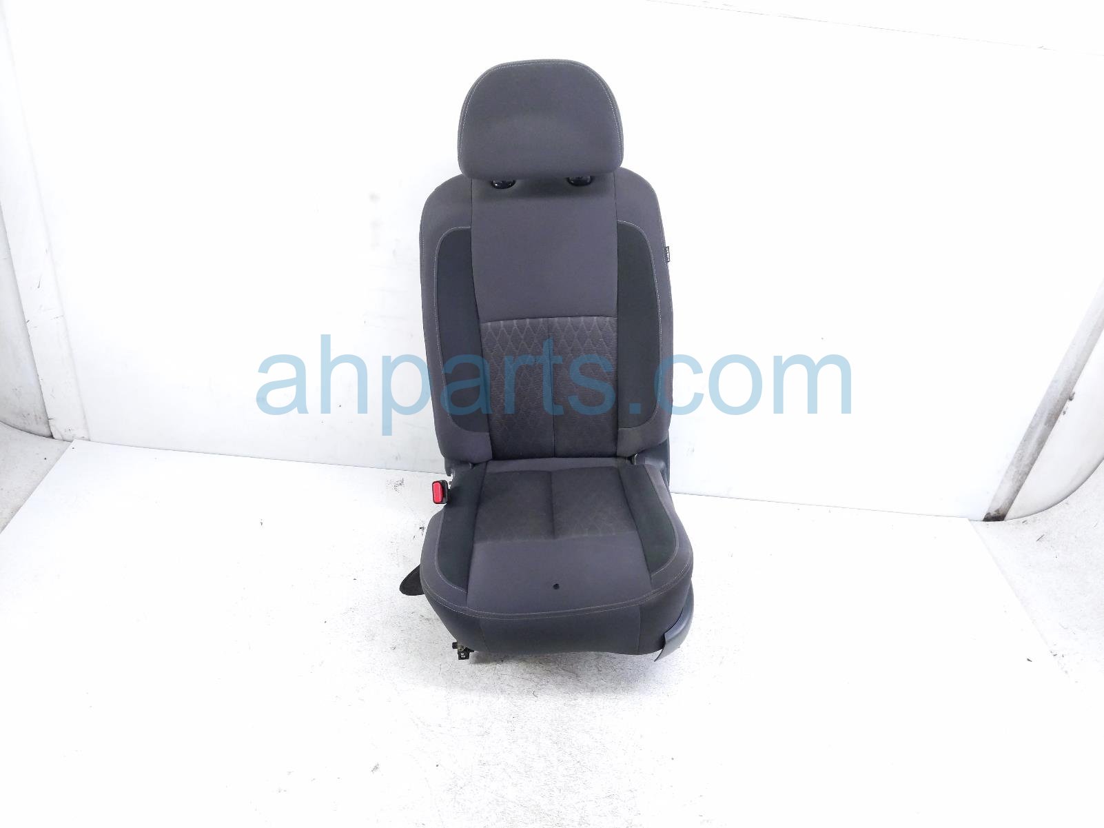 Nissan FR/LH SEAT - BLACK - W/ AIRBAG