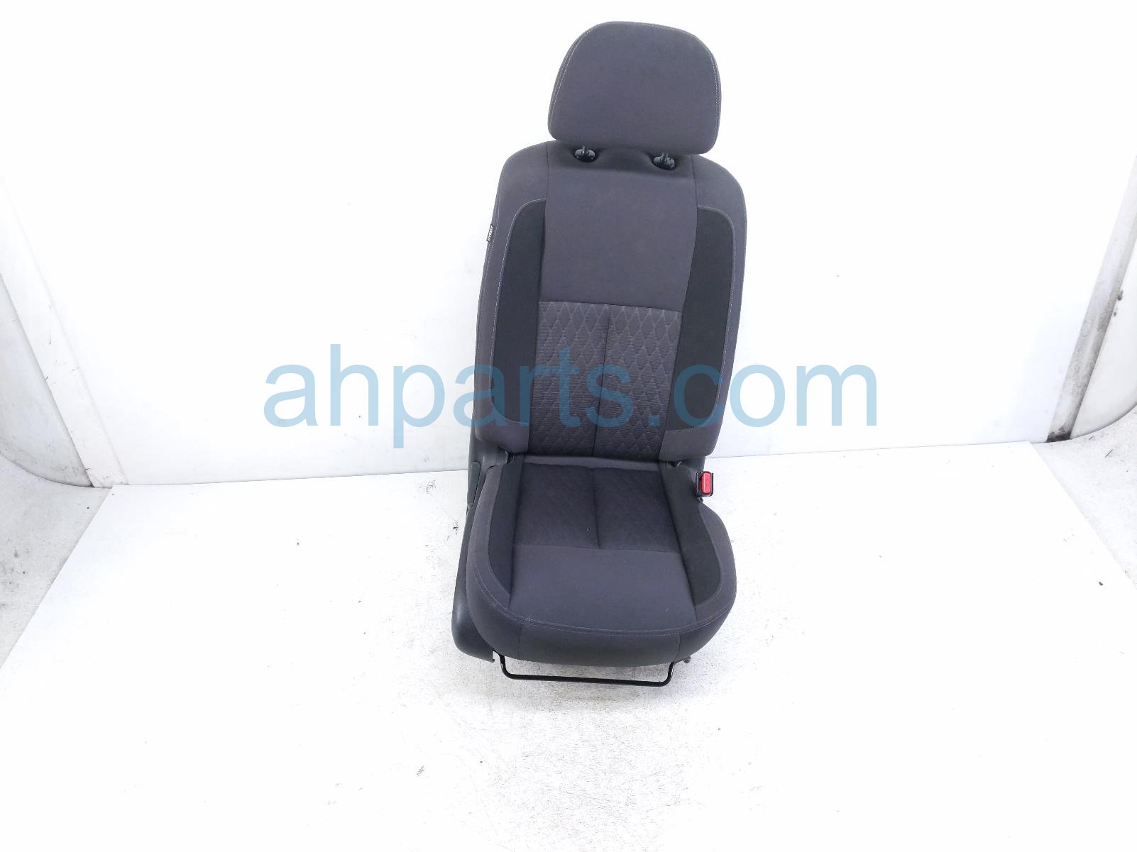 Nissan FR/RH SEAT - BLACK - W/ AIRBAG