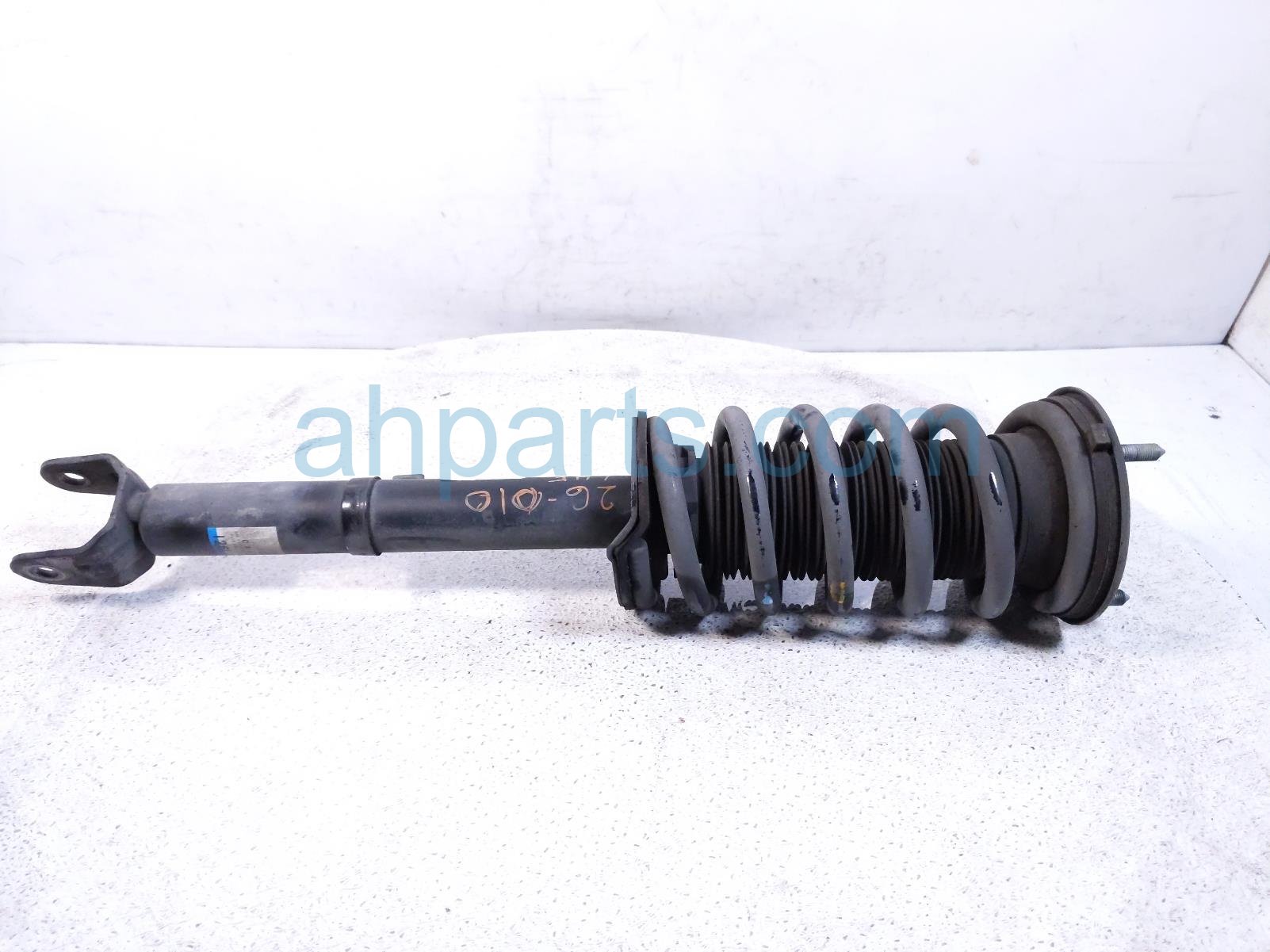 2018 Lexus Is300 Front Driver Strut Absorber + Spring 48520 80576 Replacement 2018 Lexus Is300 Front Driver Strut Absorber + Spring 48520 80576 Replacement