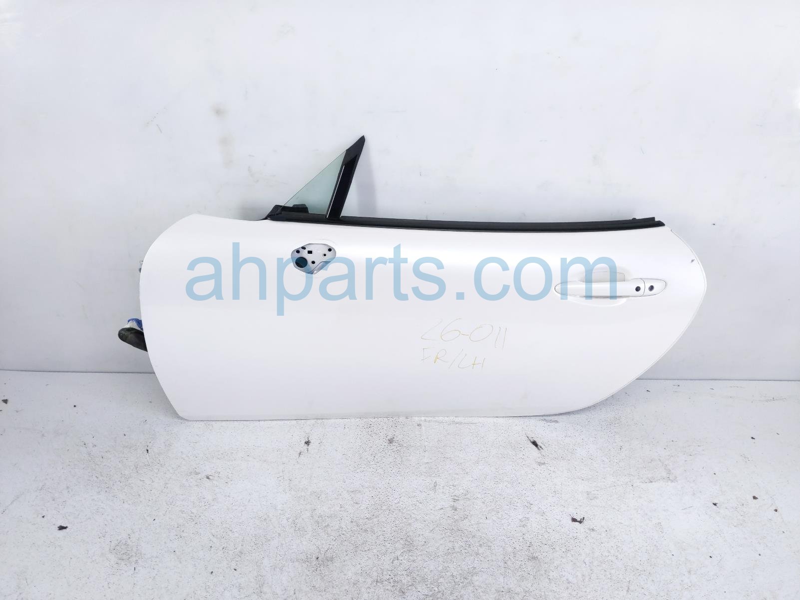Mazda LH DOOR - WHITE - NO MIRROR/TRIM