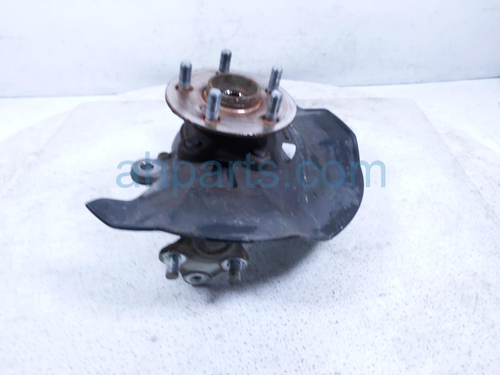 Toyota FR/LH SPINDLE KNUCKLE HUB