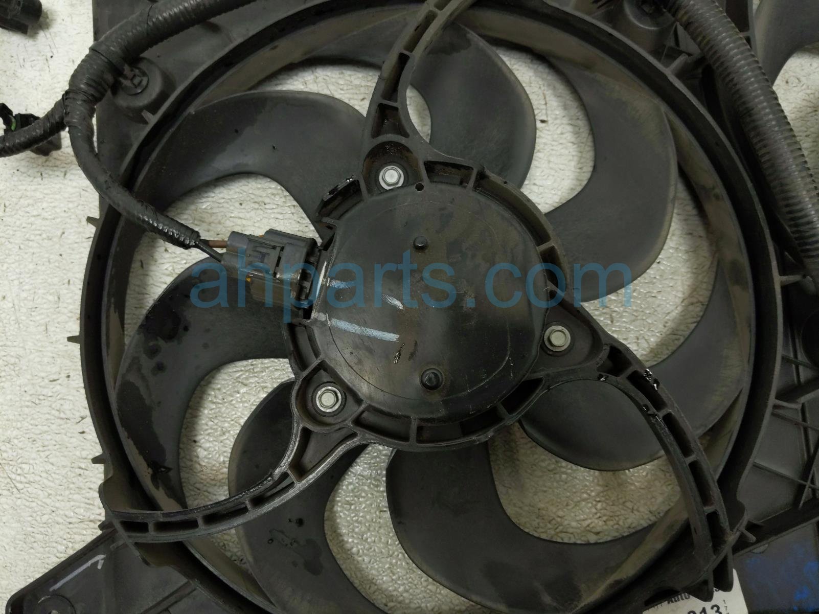 2017 Ford Fusion Cooling Radiator Fan Assembly FG9Z 8C607 B Replacement 2017 Ford Fusion Cooling Radiator Fan Assembly FG9Z 8C607 B Replacement thumbnail