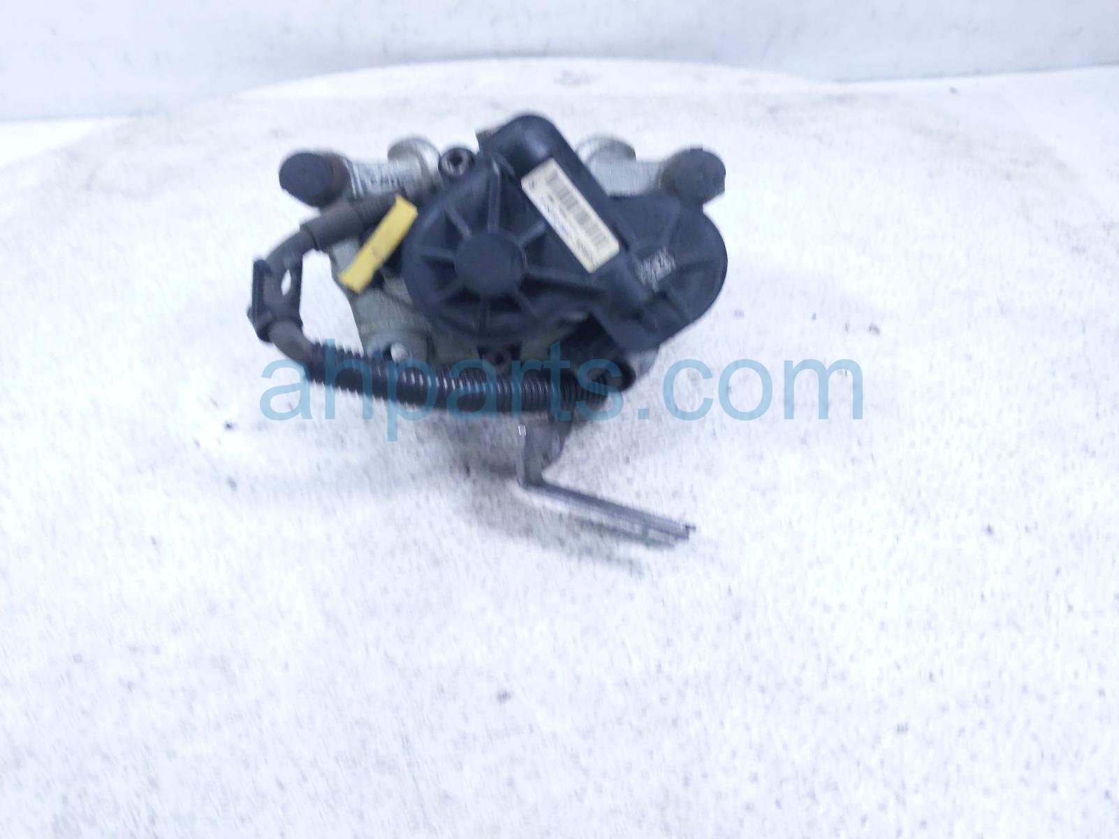 2017 Ford Fusion Rear Passenger Brake Caliper DG9Z 2552 C Replacement 2017 Ford Fusion Rear Passenger Brake Caliper DG9Z 2552 C Replacement thumbnail